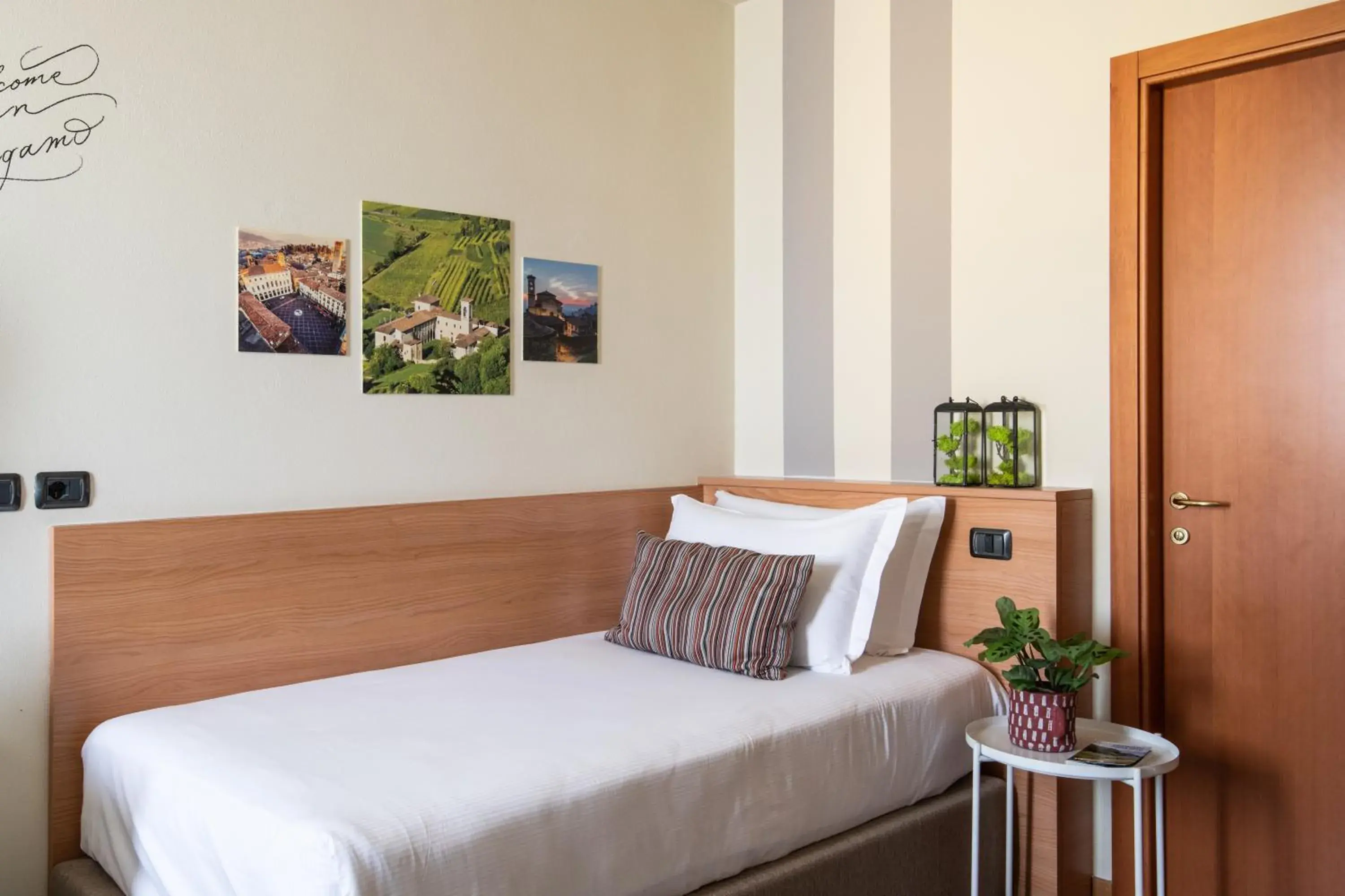 Economy Single Room in Hotel Borgo Brianteo Economy Single Room in Hotel Borgo Brianteo