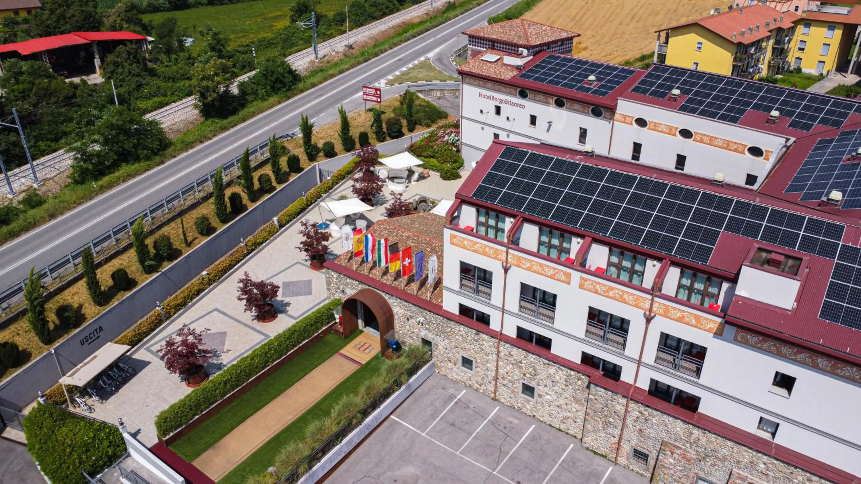 Property building in Hotel Borgo Brianteo