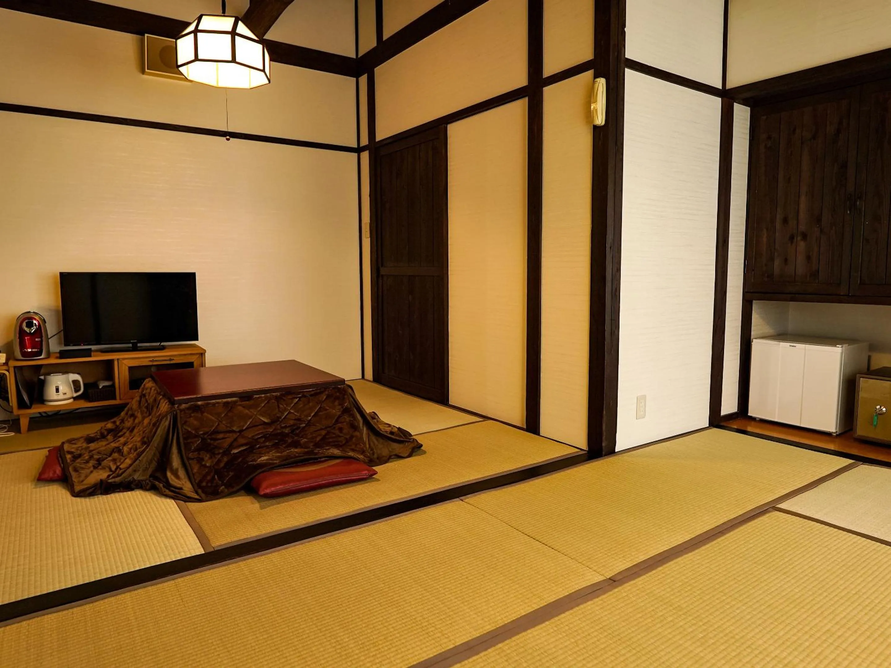 Photo of the whole room, Bed in Hakone Onsen Yuyado Yamanoshou