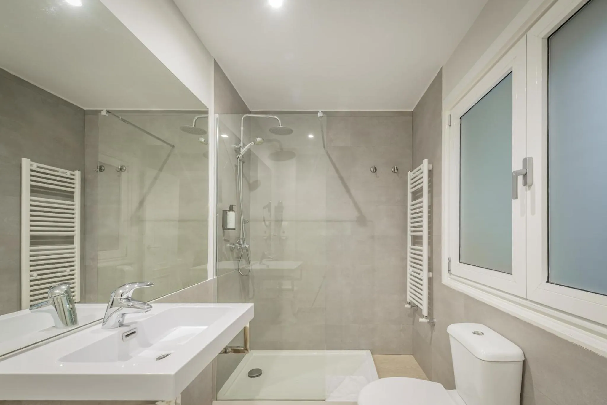 Bathroom in Hotel Mogay