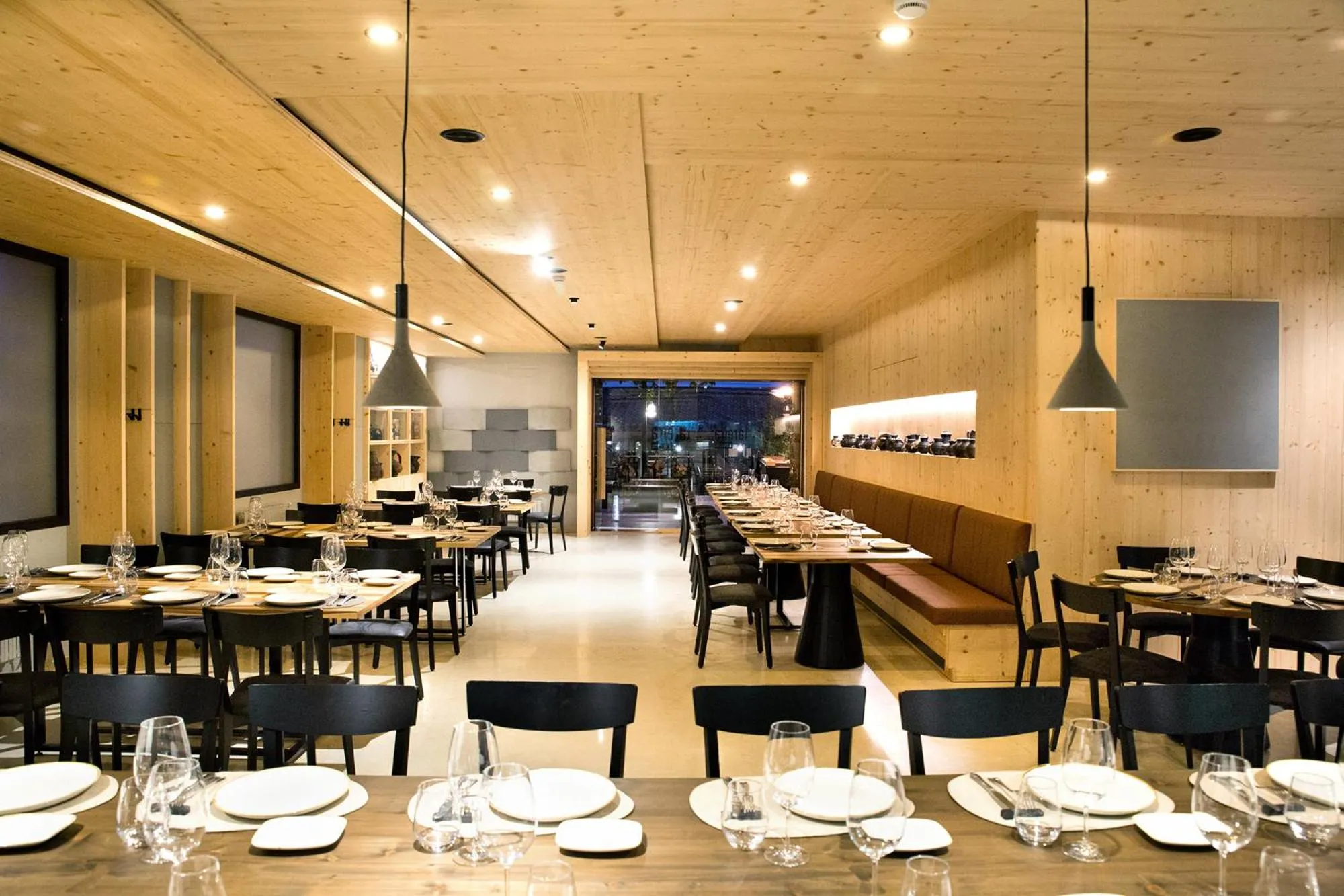 Restaurant/places to eat in Hotel Mogay