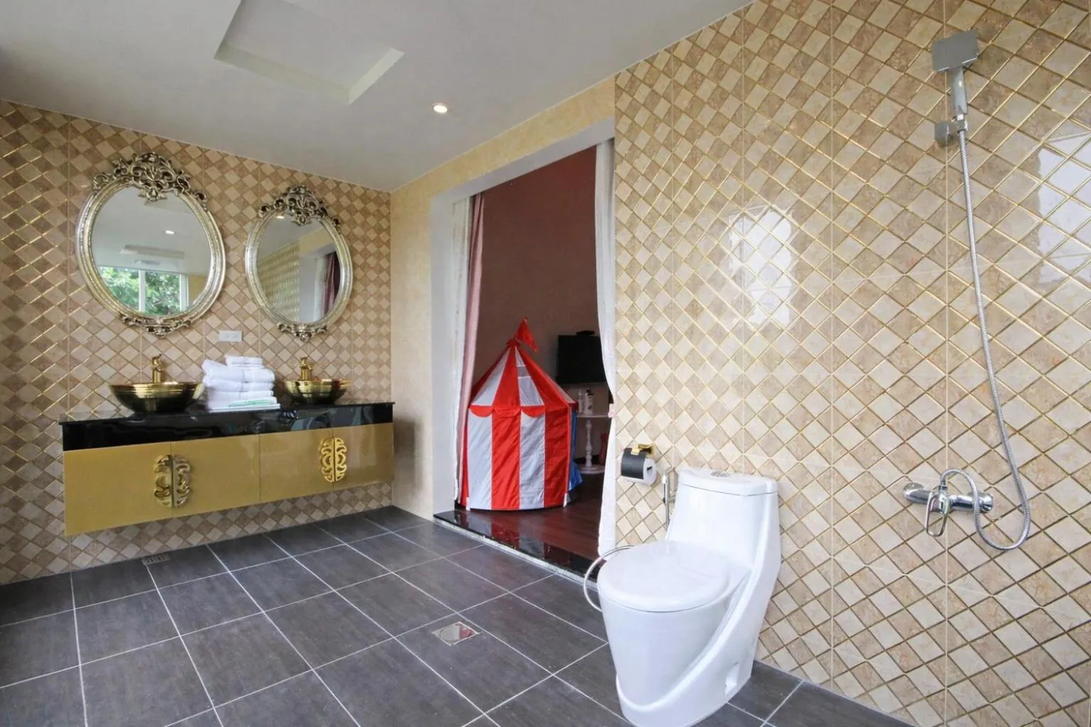 Moly Homestay