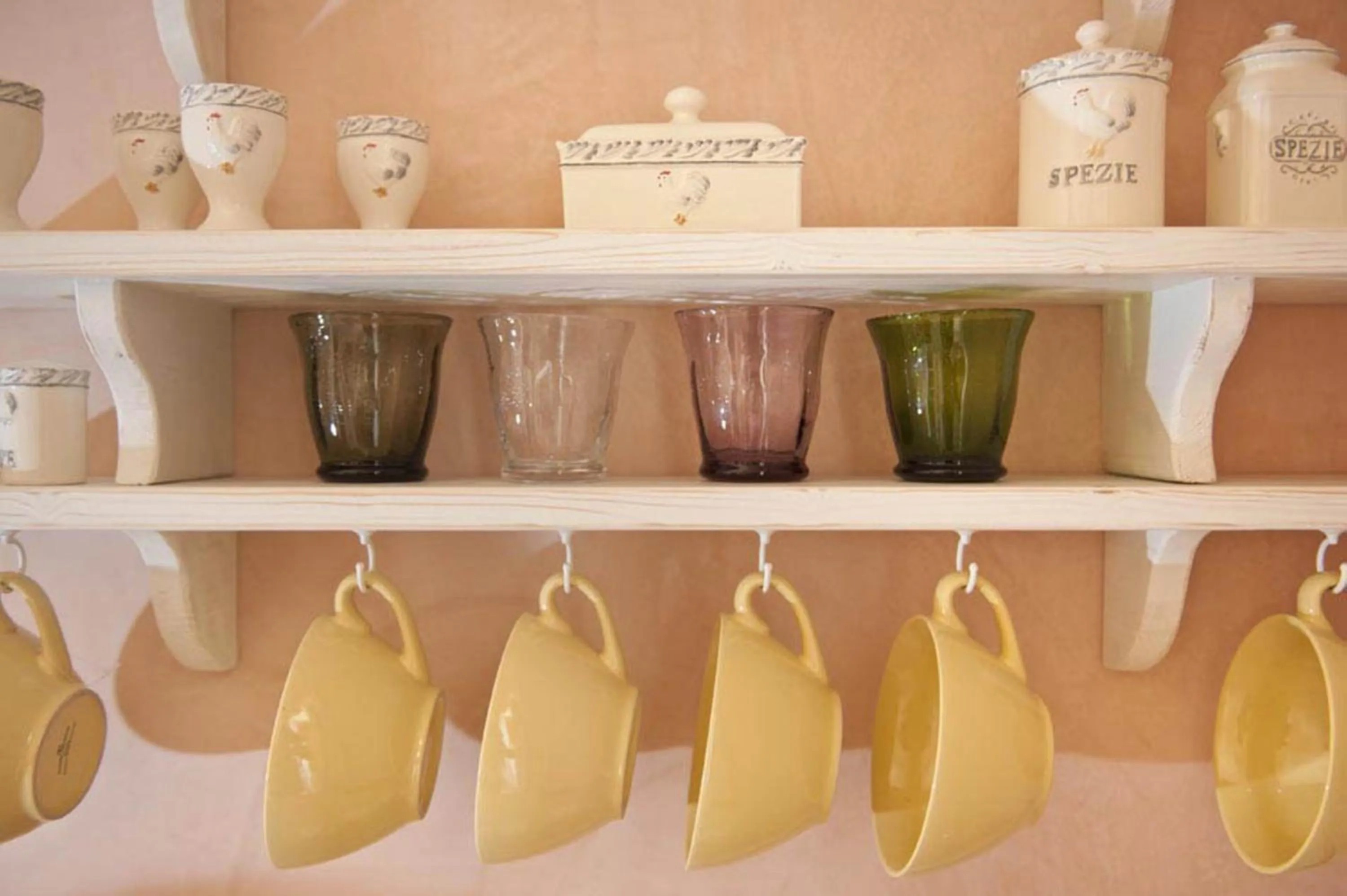 Decorative detail in Donna Lucrezia