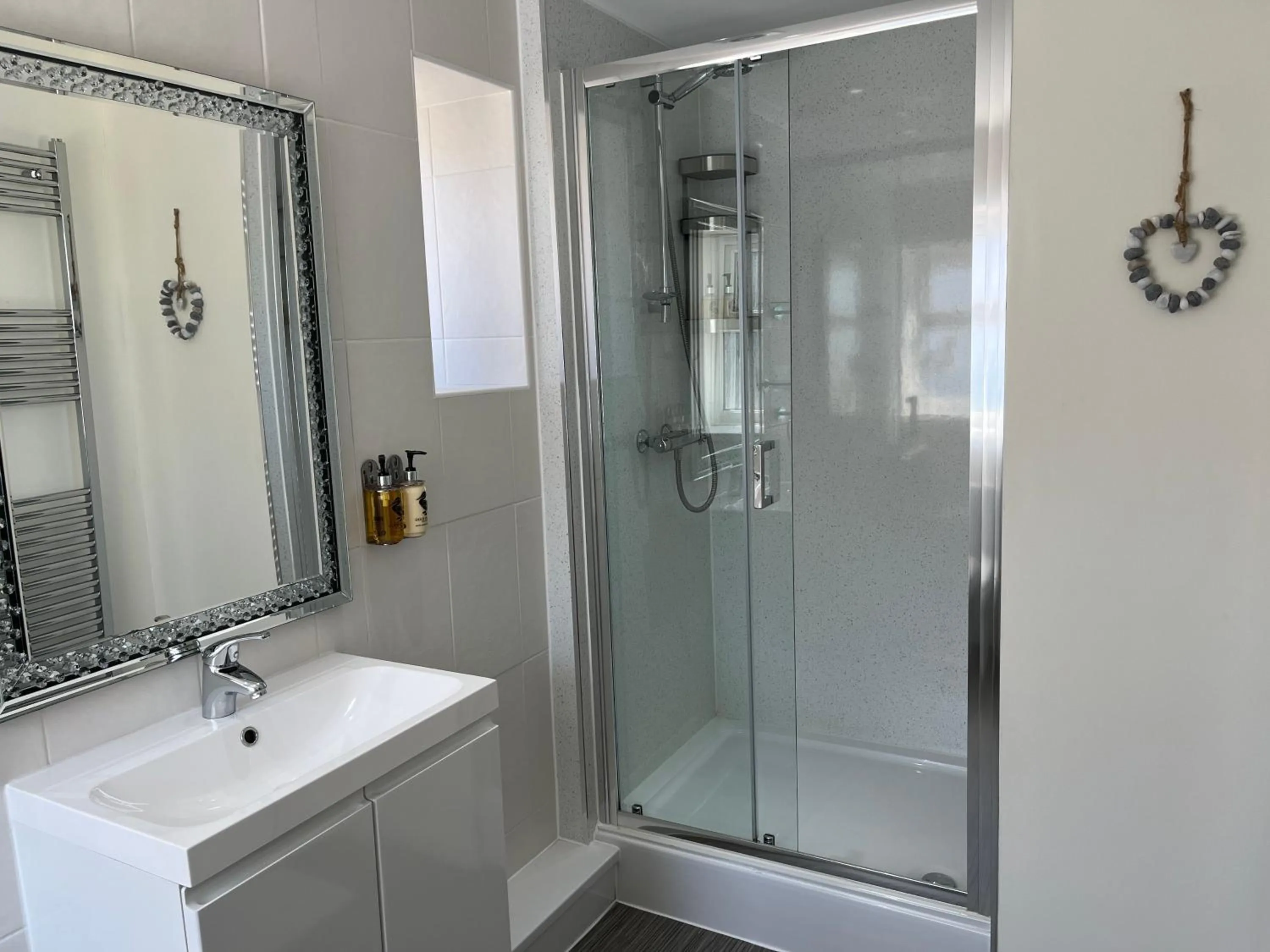 Bathroom in Tides Reach Guest House