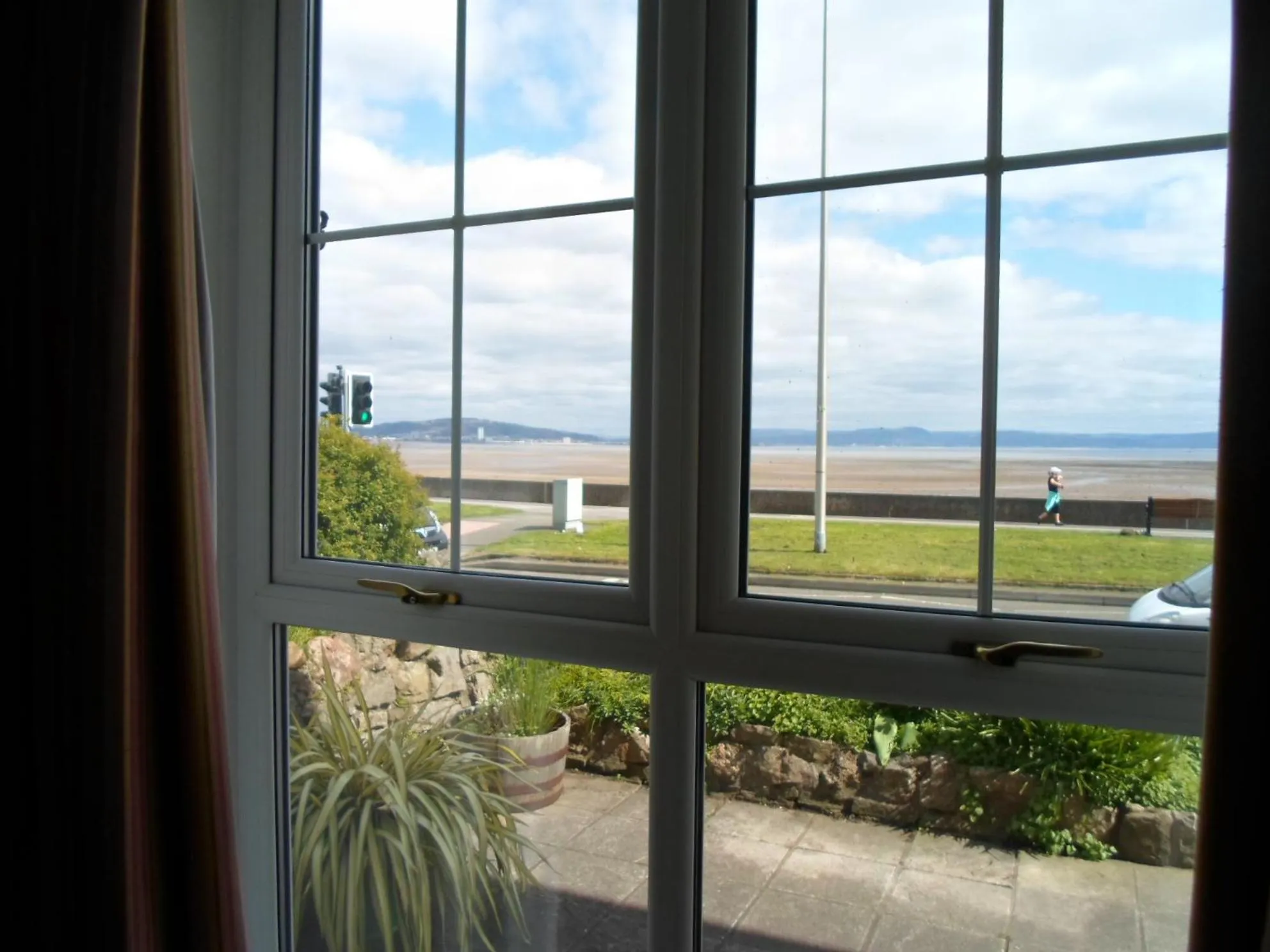 Sea view in Tides Reach Guest House