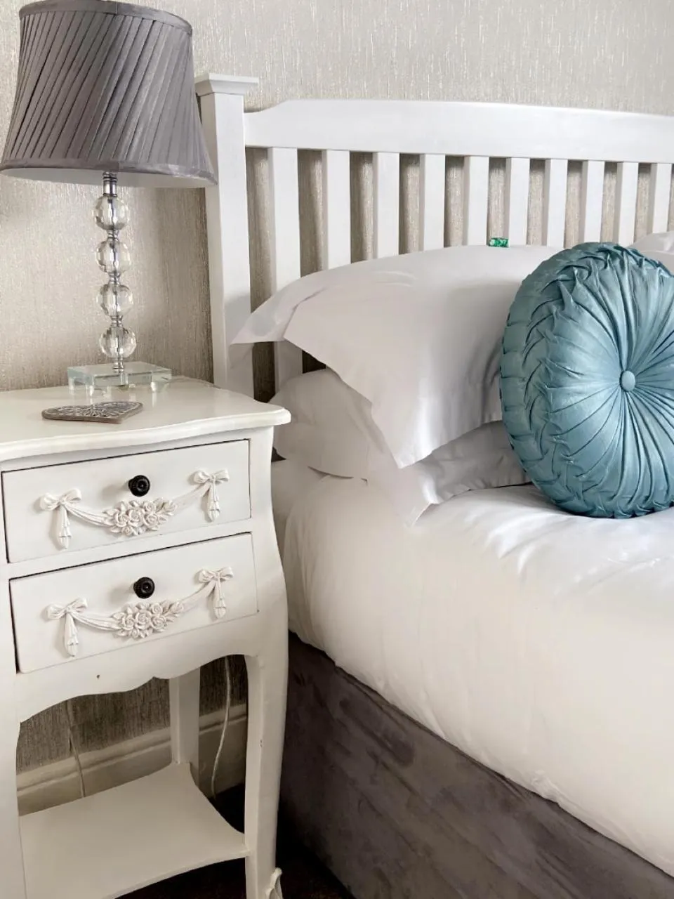 Bedroom, Bed in Tides Reach Guest House