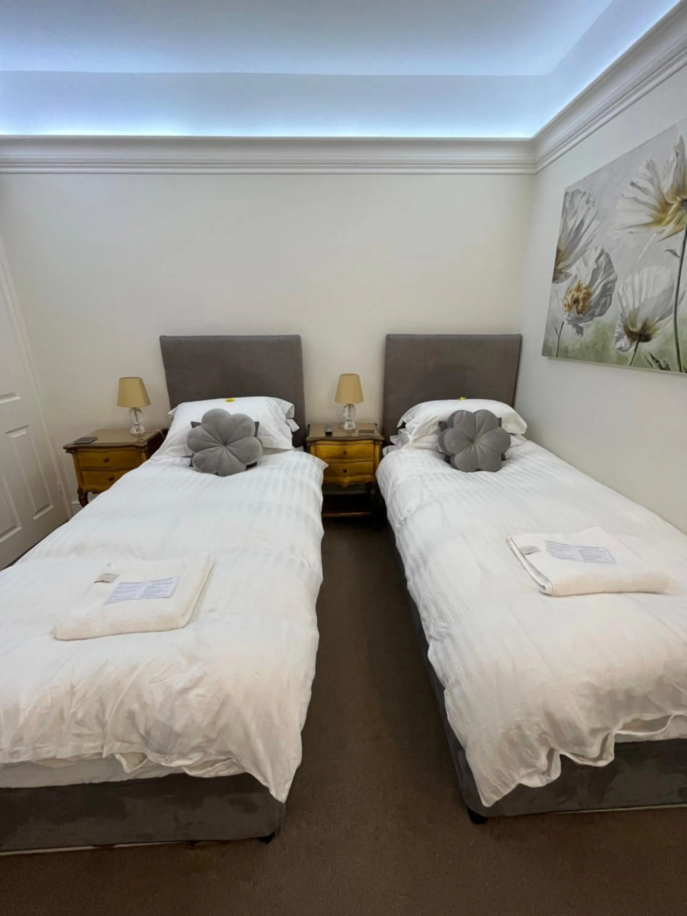 Bedroom, Bed in Tides Reach Guest House