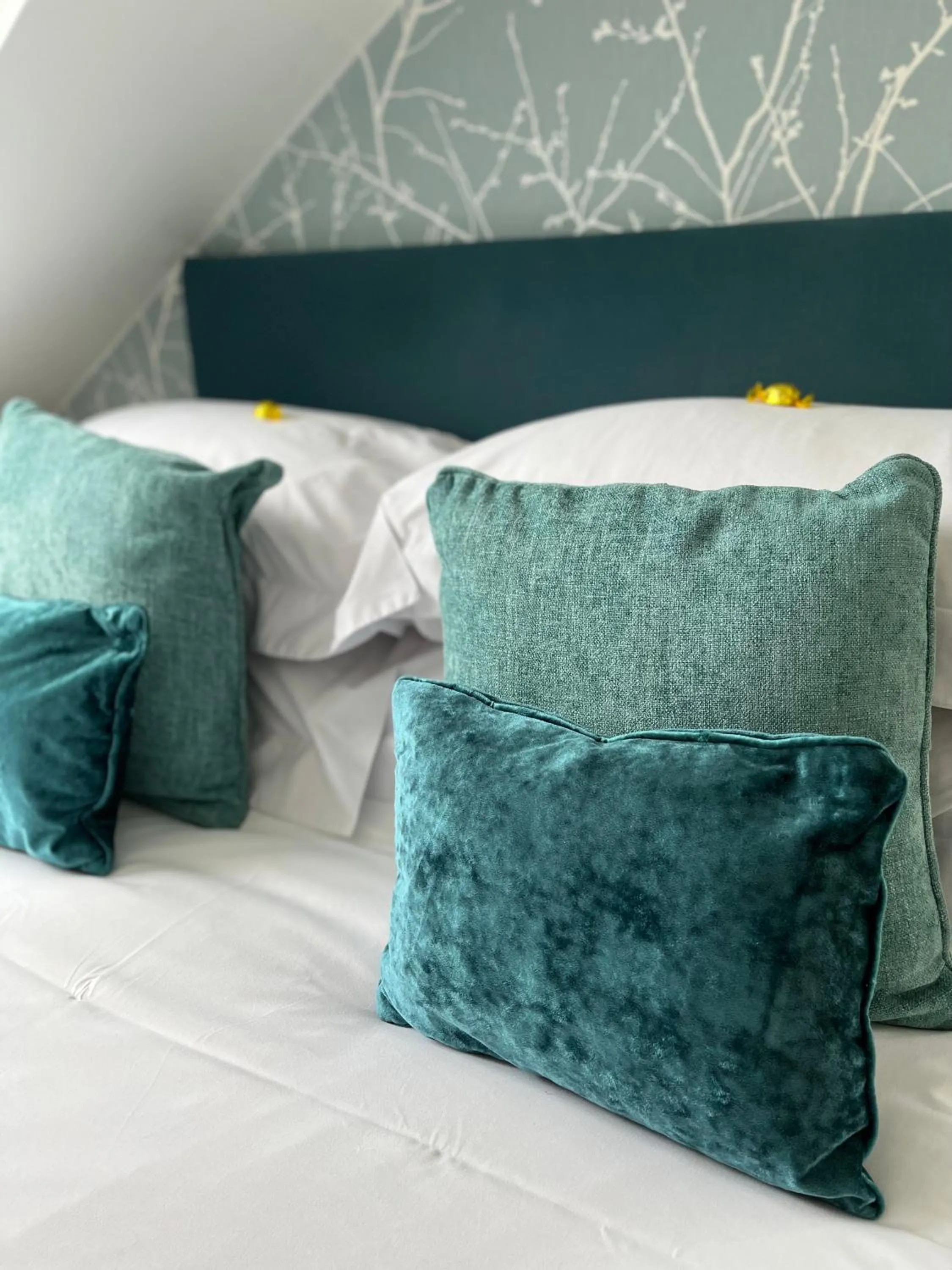 Bed in Tides Reach Guest House