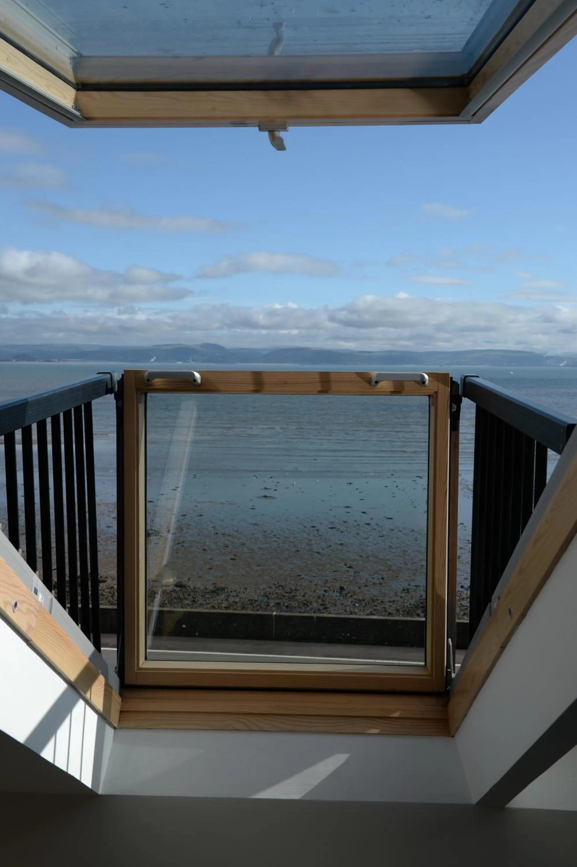 Balcony/Terrace in Tides Reach Guest House
