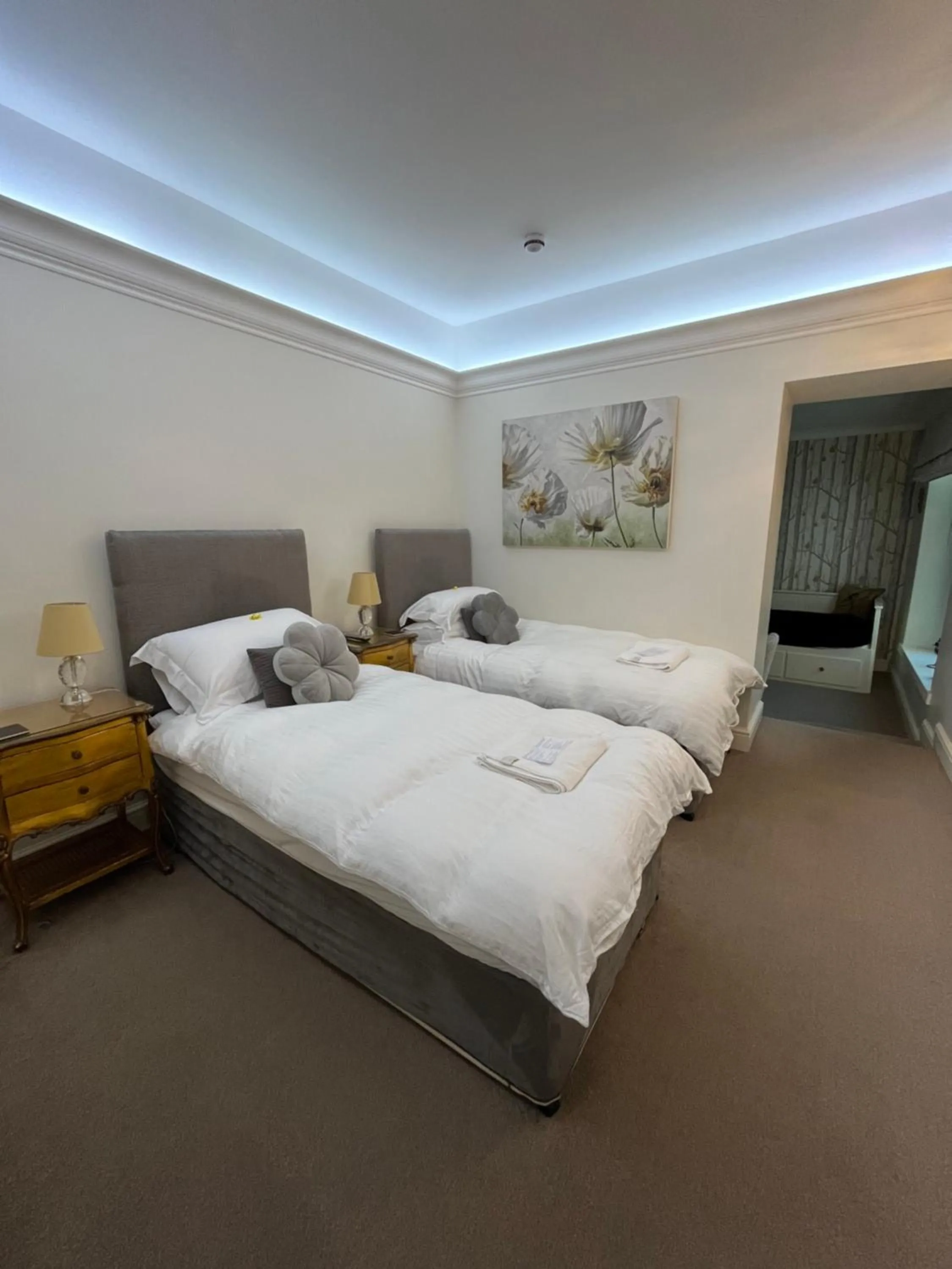 Bedroom, Bed in Tides Reach Guest House