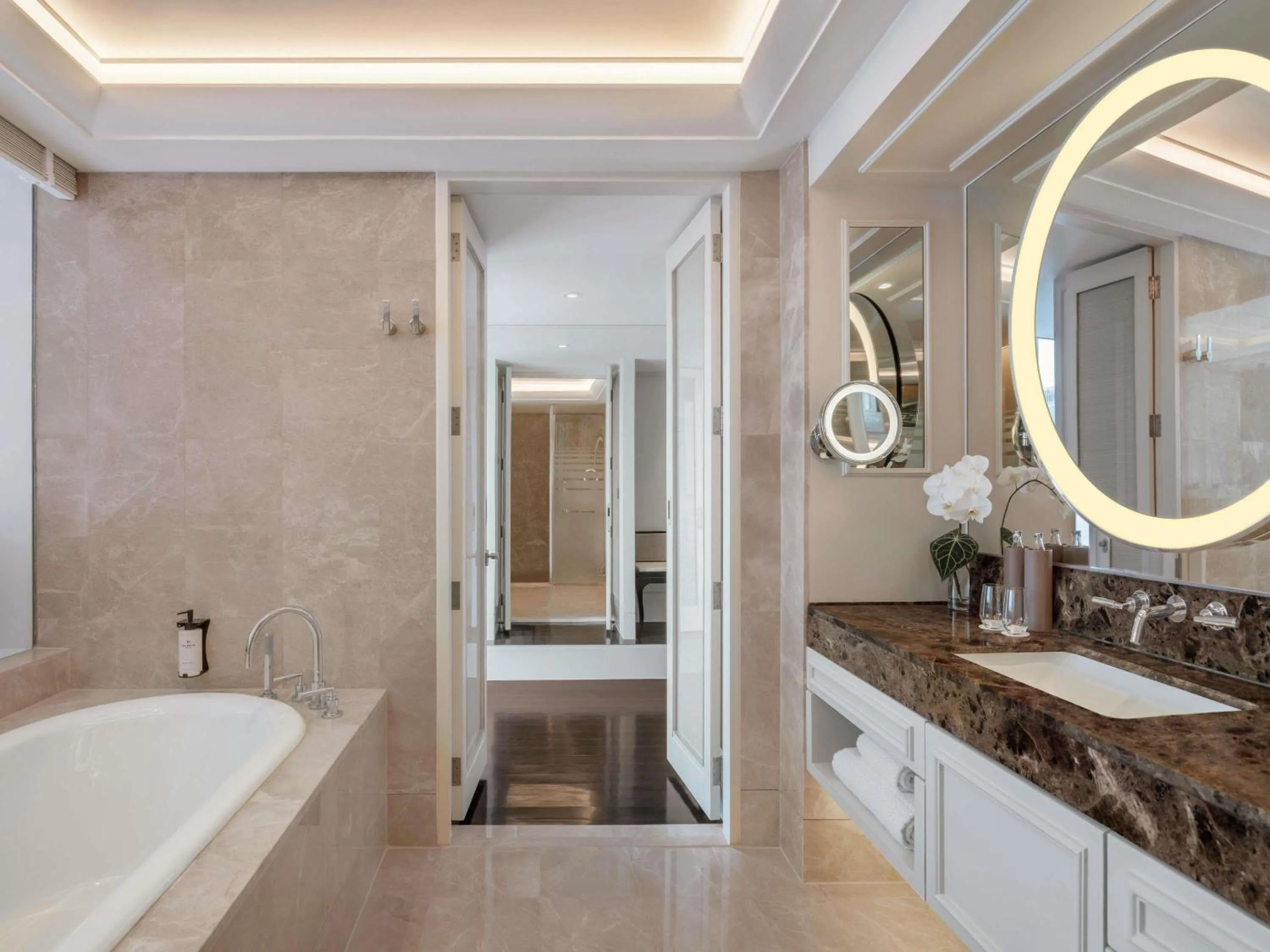 Photo of the whole room in Sofitel Bangkok Sukhumvit