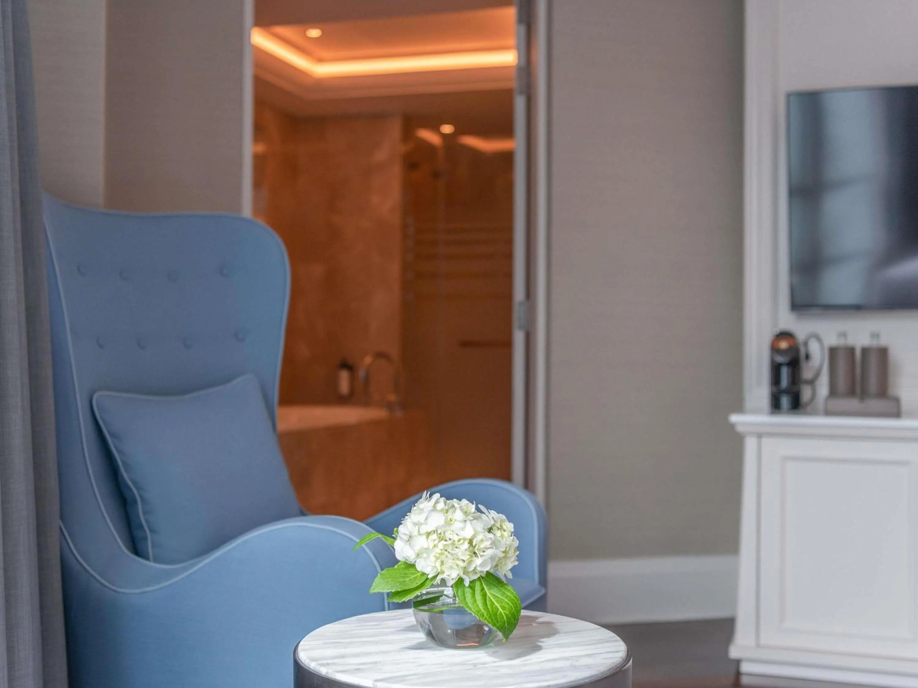 Bedroom in Sofitel Bangkok Sukhumvit