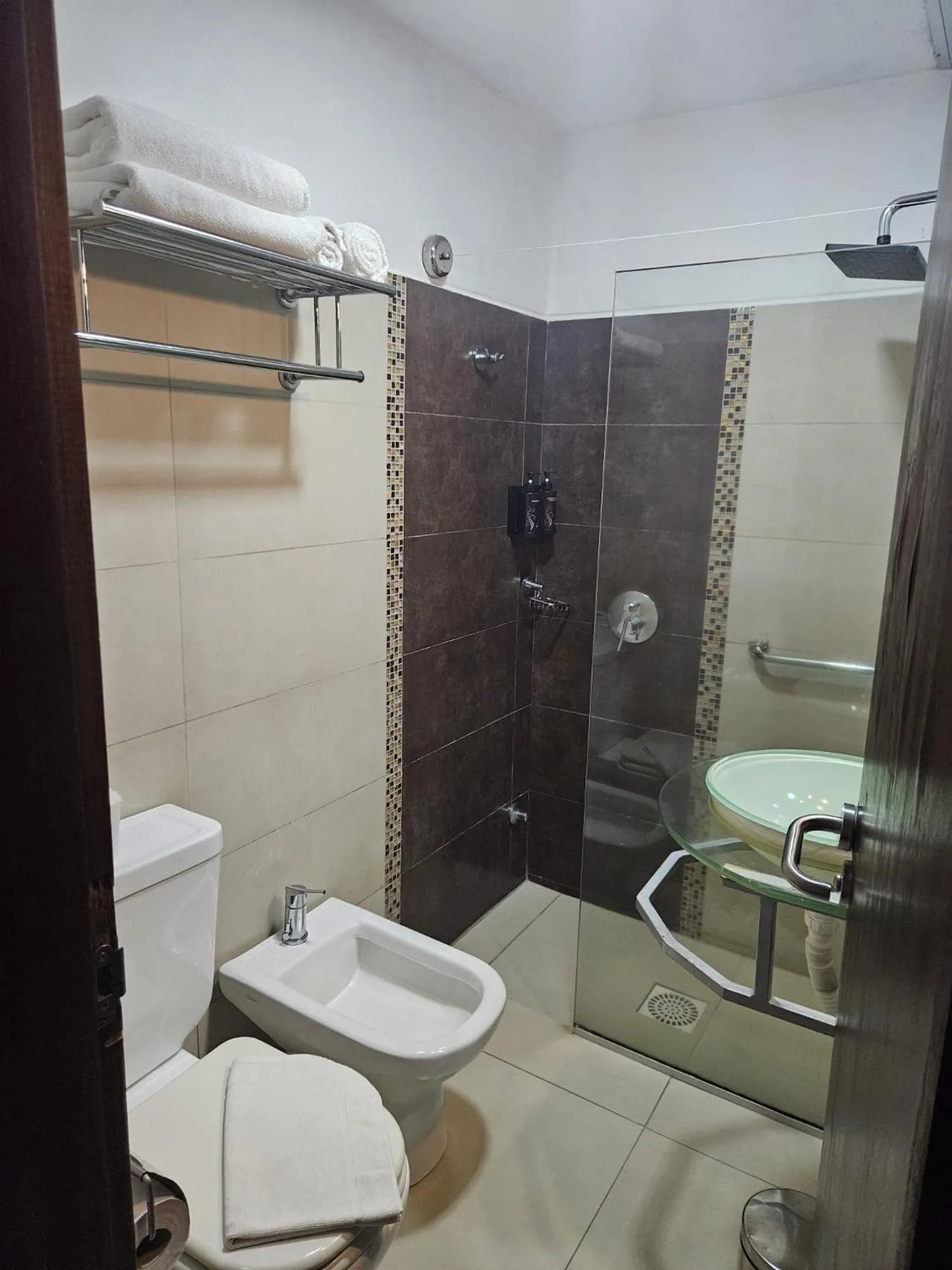 Shower in Hotel Internacional