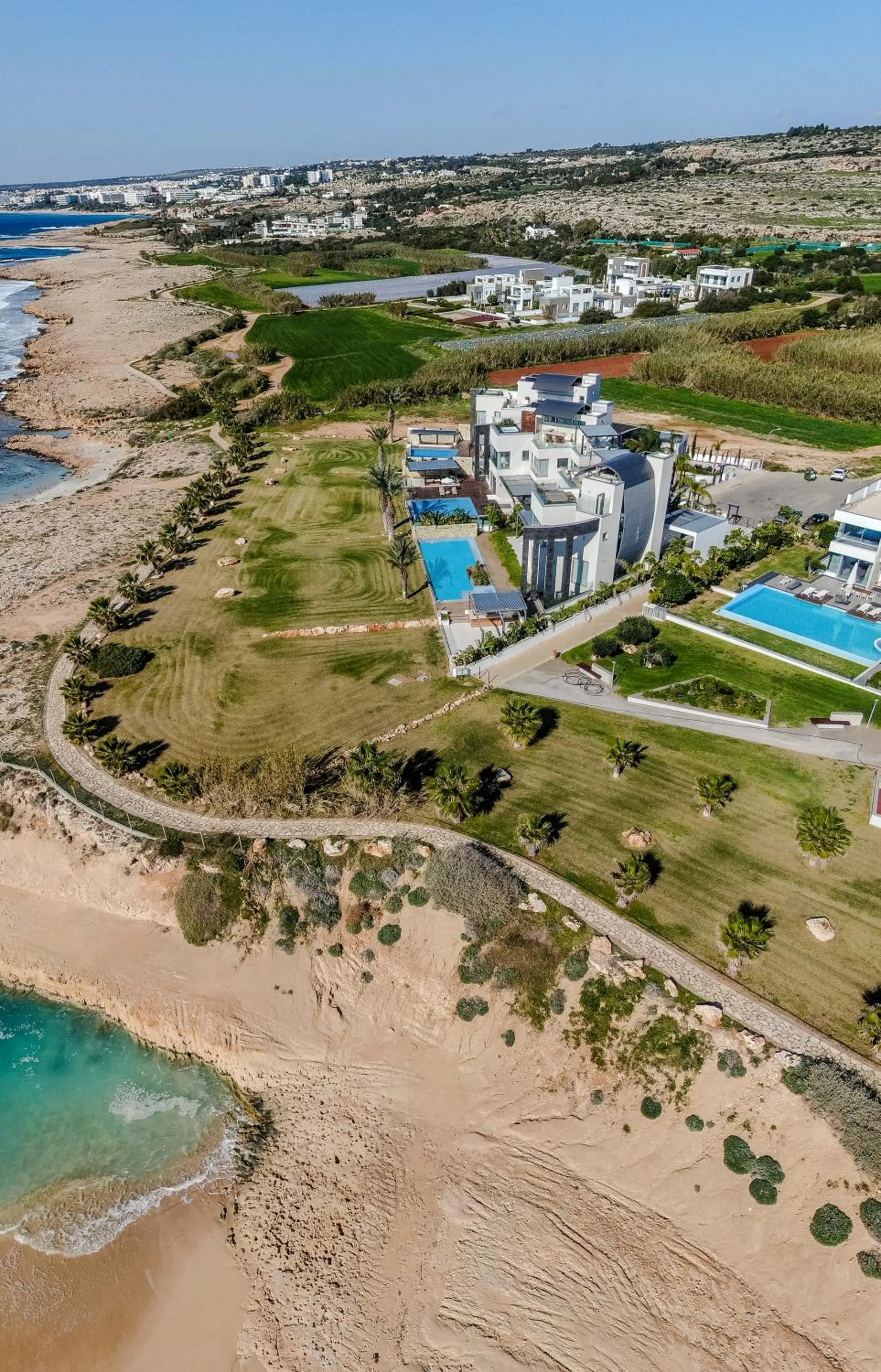 Quiet street view in Vivo Mare Beachfront-Seaview Villas