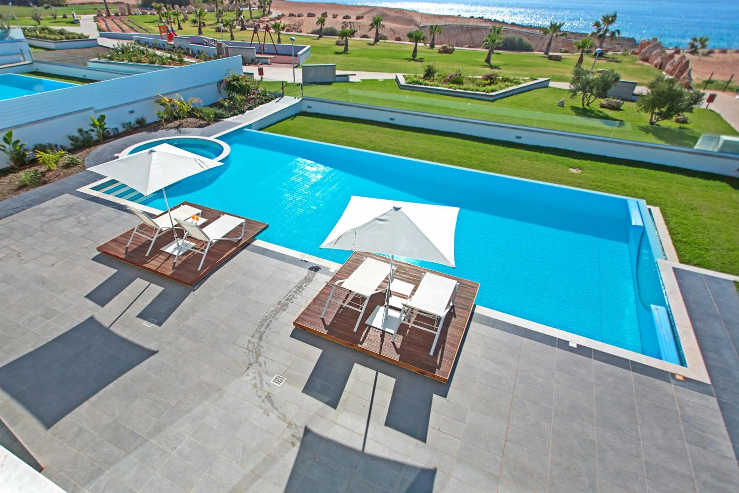Pool view in Vivo Mare Beachfront-Seaview Villas