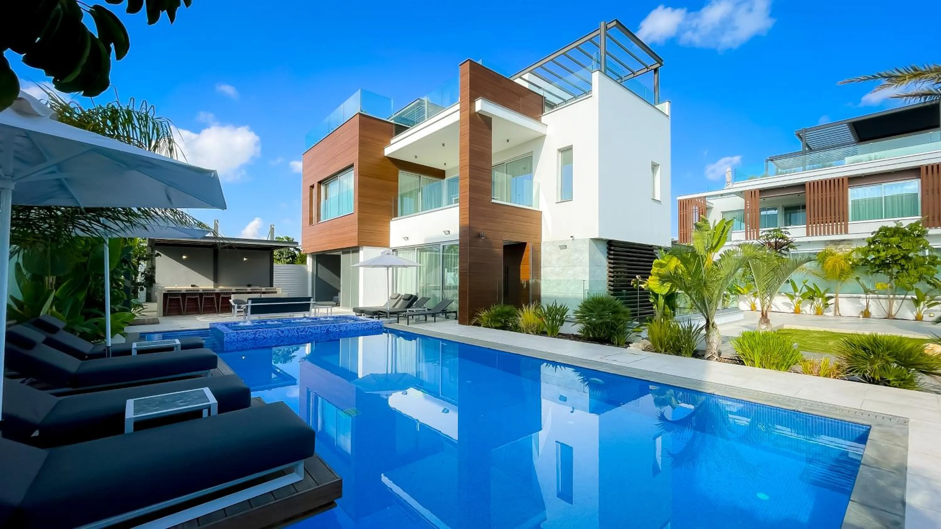 Swimming pool in Vivo Mare Beachfront-Seaview Villas