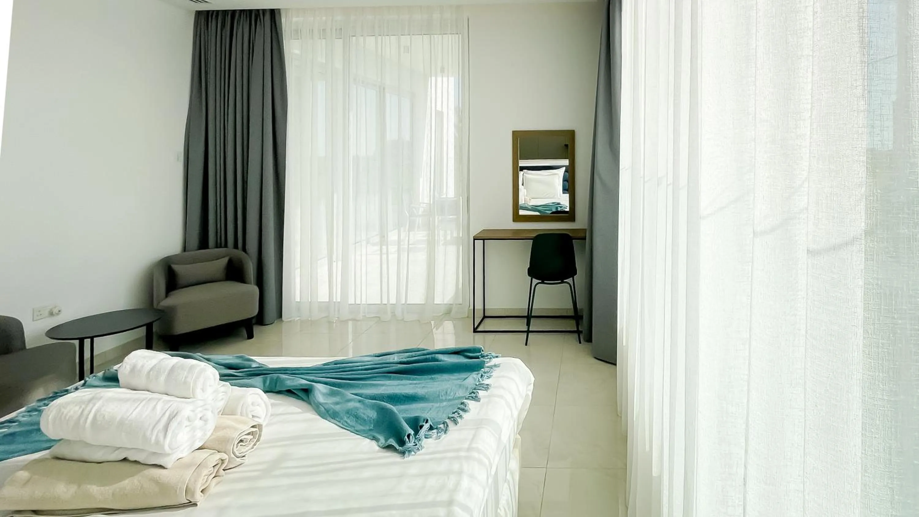 Bedroom, Bed in Vivo Mare Beachfront-Seaview Villas