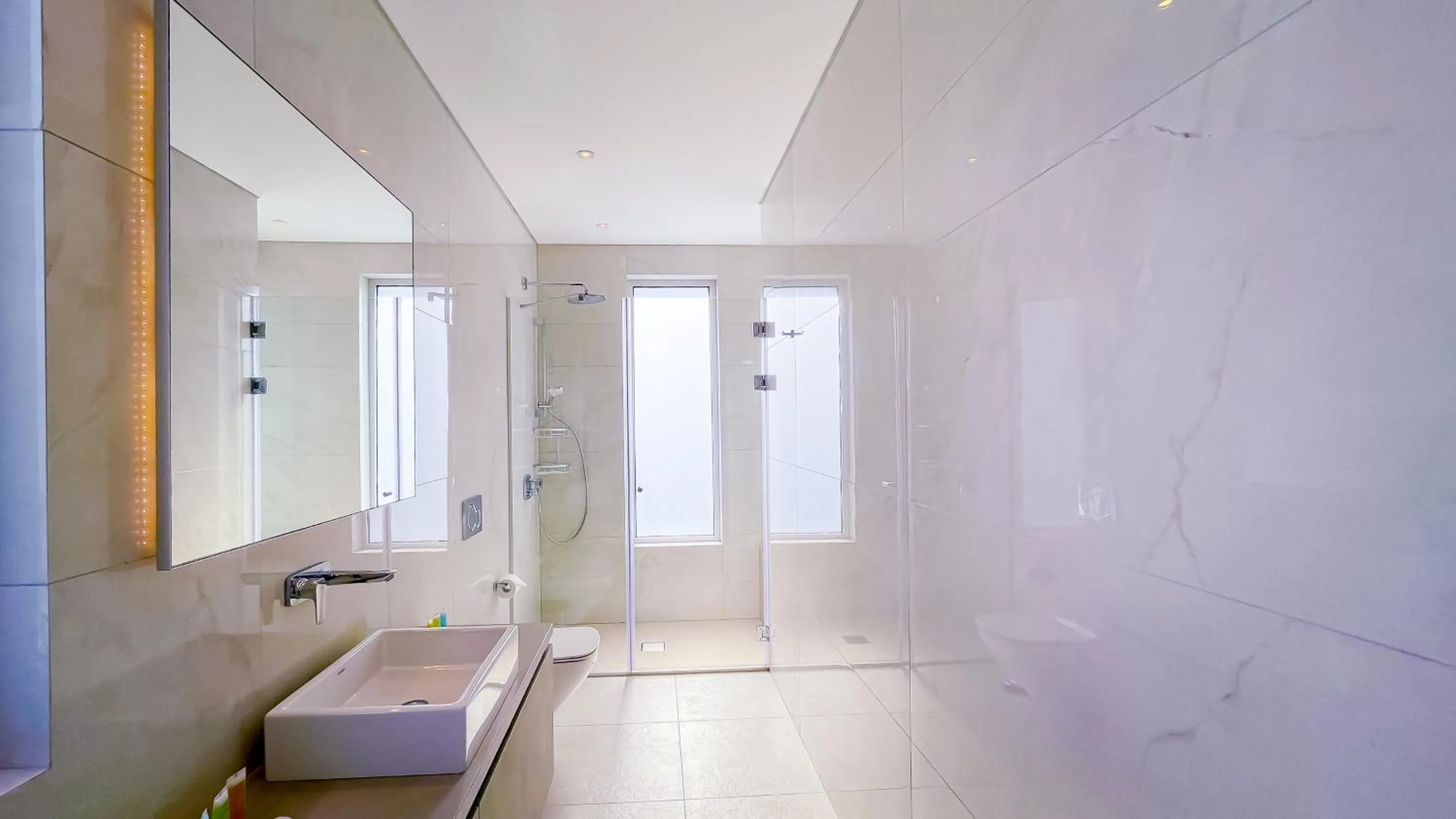 Shower in Vivo Mare Beachfront-Seaview Villas