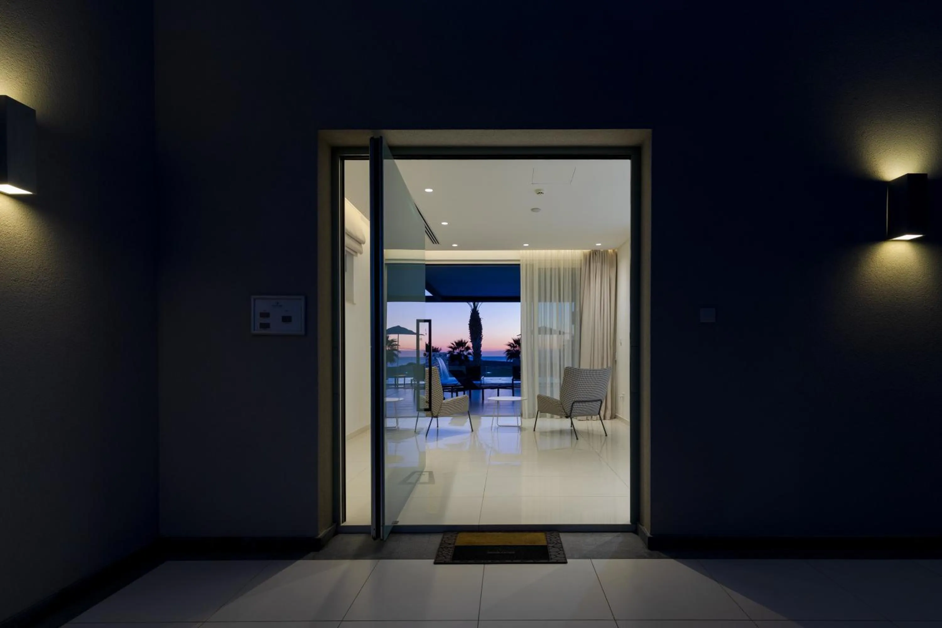 Facade/entrance in Vivo Mare Beachfront-Seaview Villas