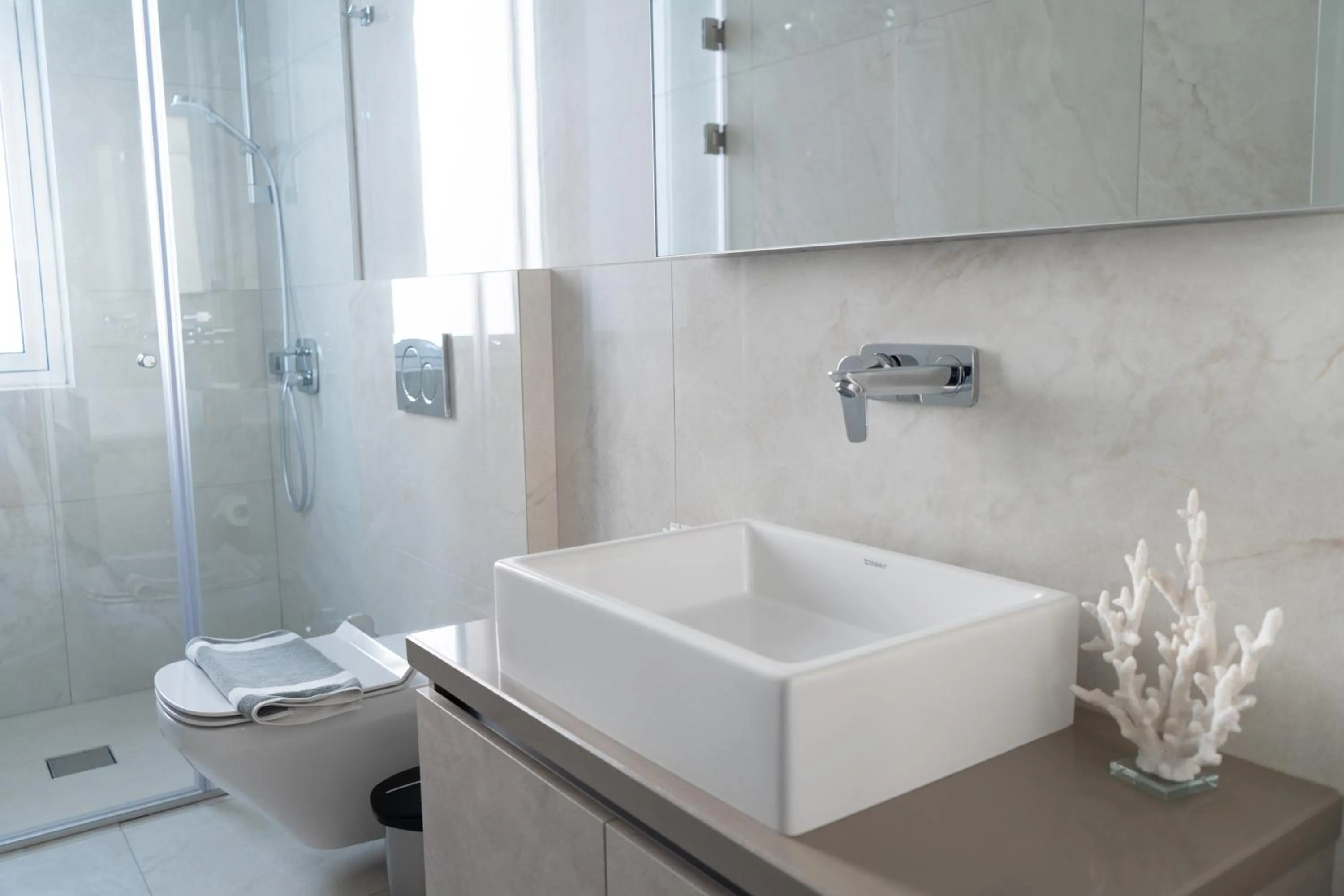 Bathroom in Vivo Mare Beachfront-Seaview Villas