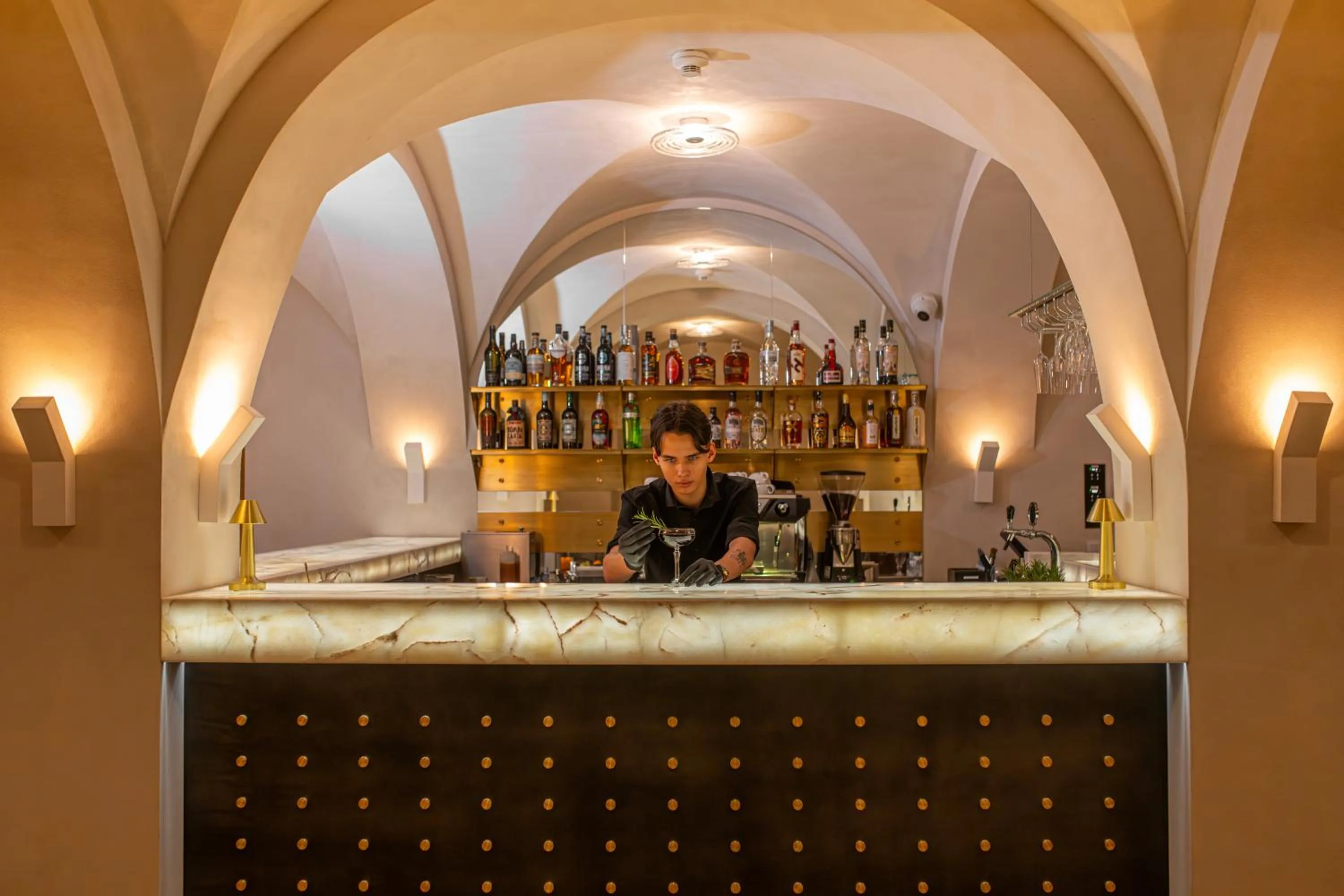 Restaurant/places to eat in Forest Hotel