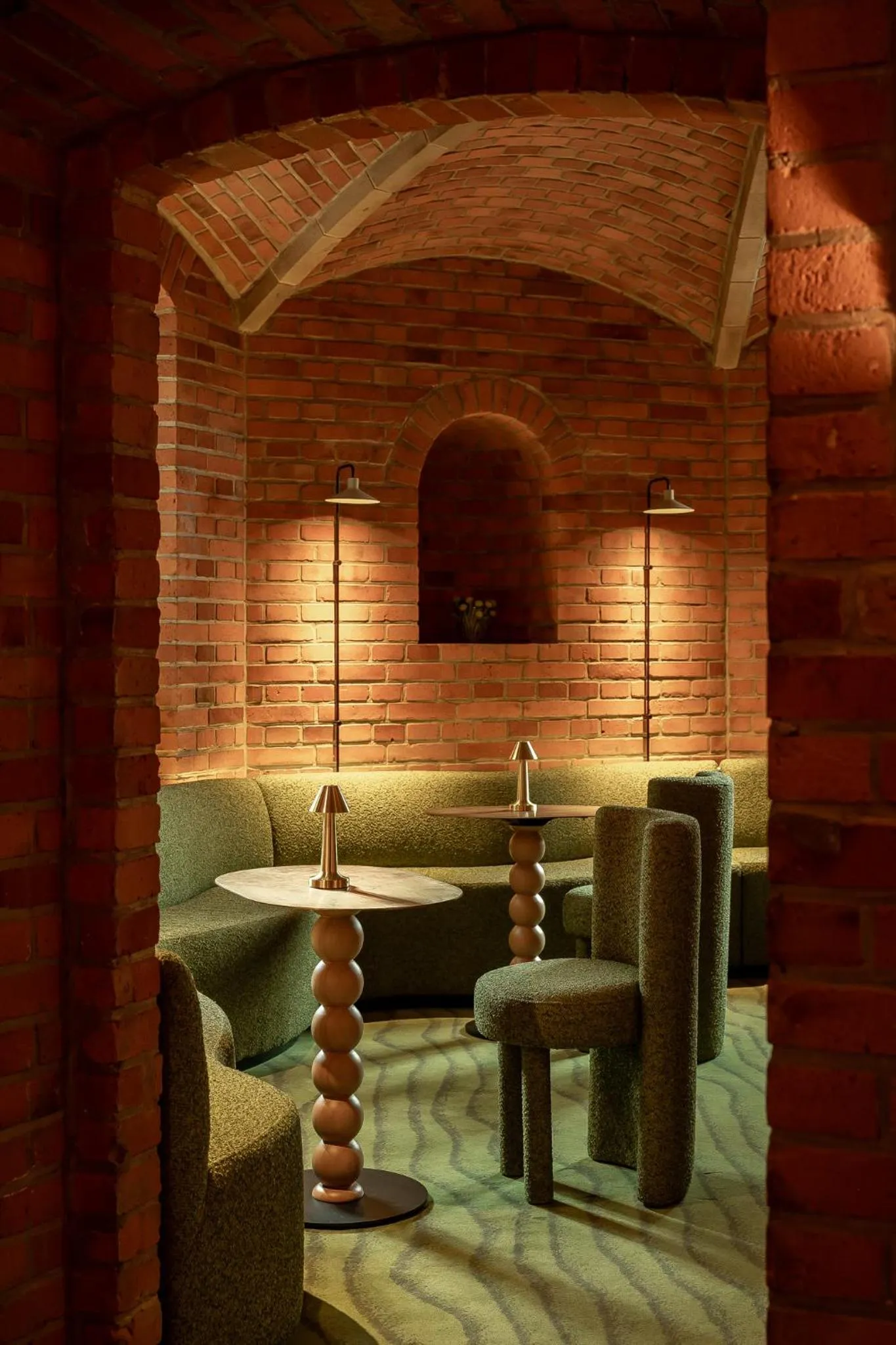 Restaurant/places to eat in Forest Hotel