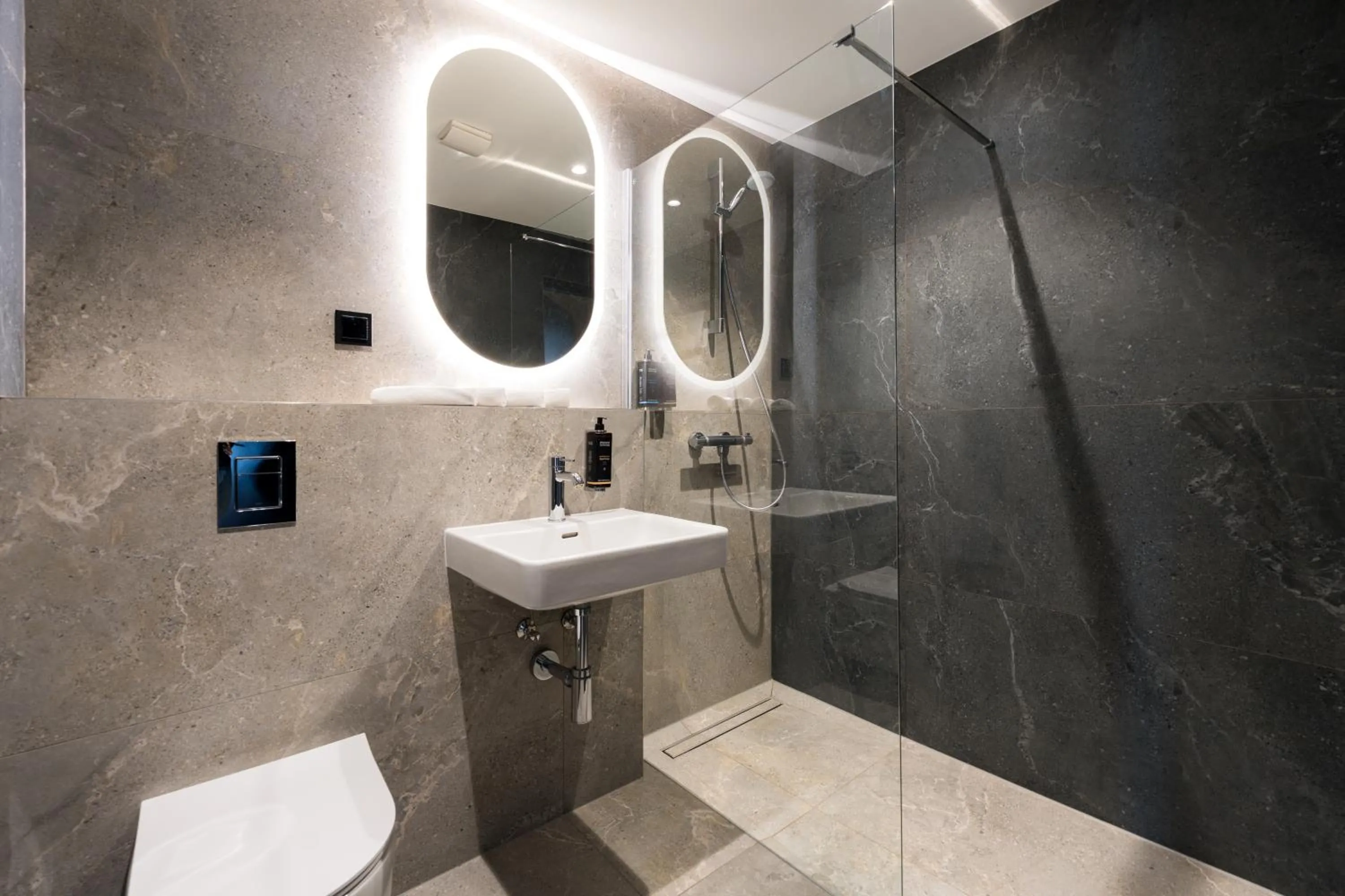 Shower in Forest Hotel