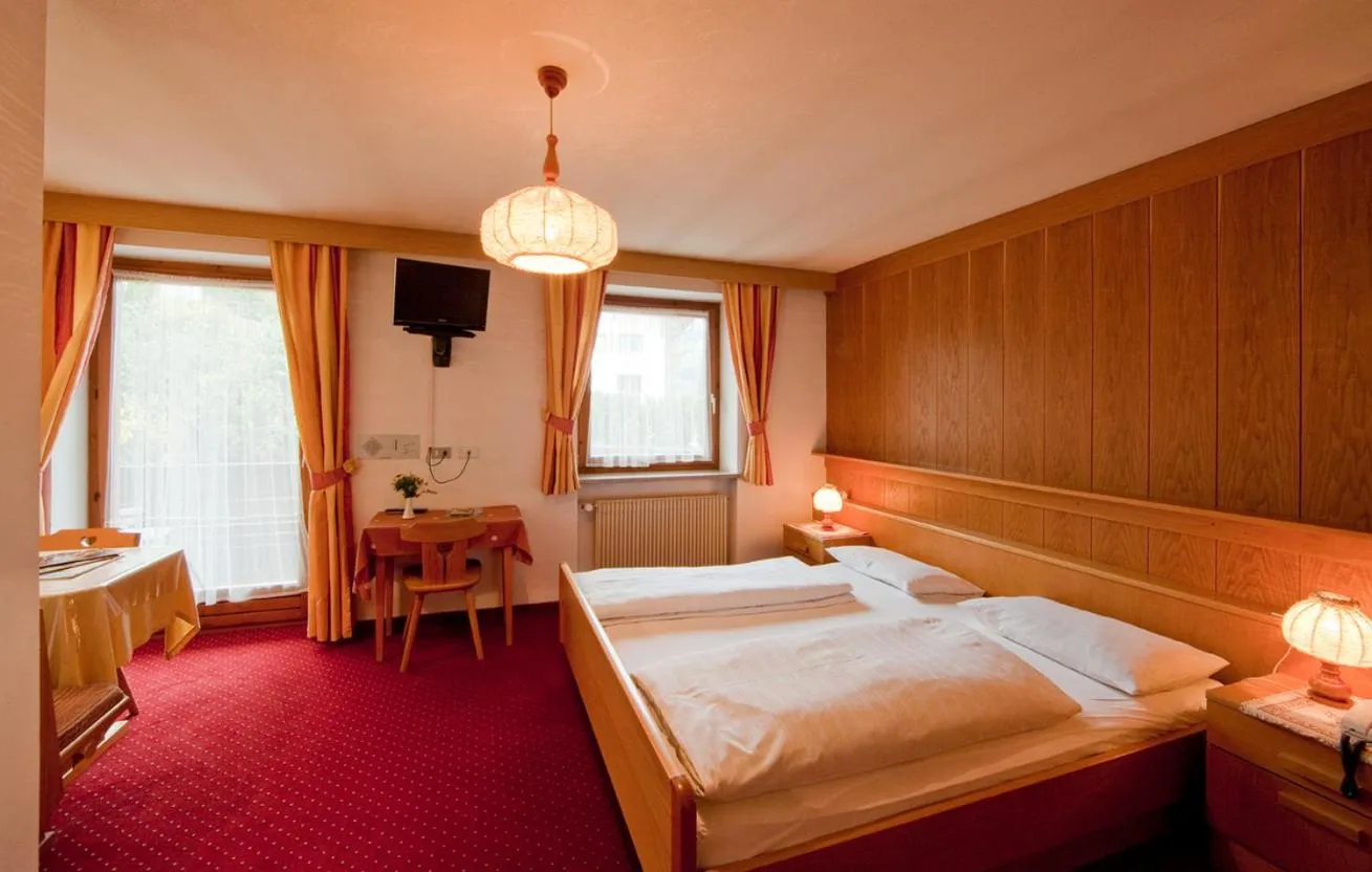 Photo of the whole room, Bed in Hotel Rainegg