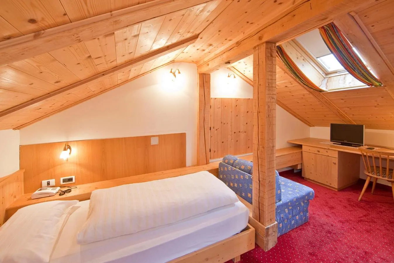 TV and multimedia, Bed in Hotel Rainegg