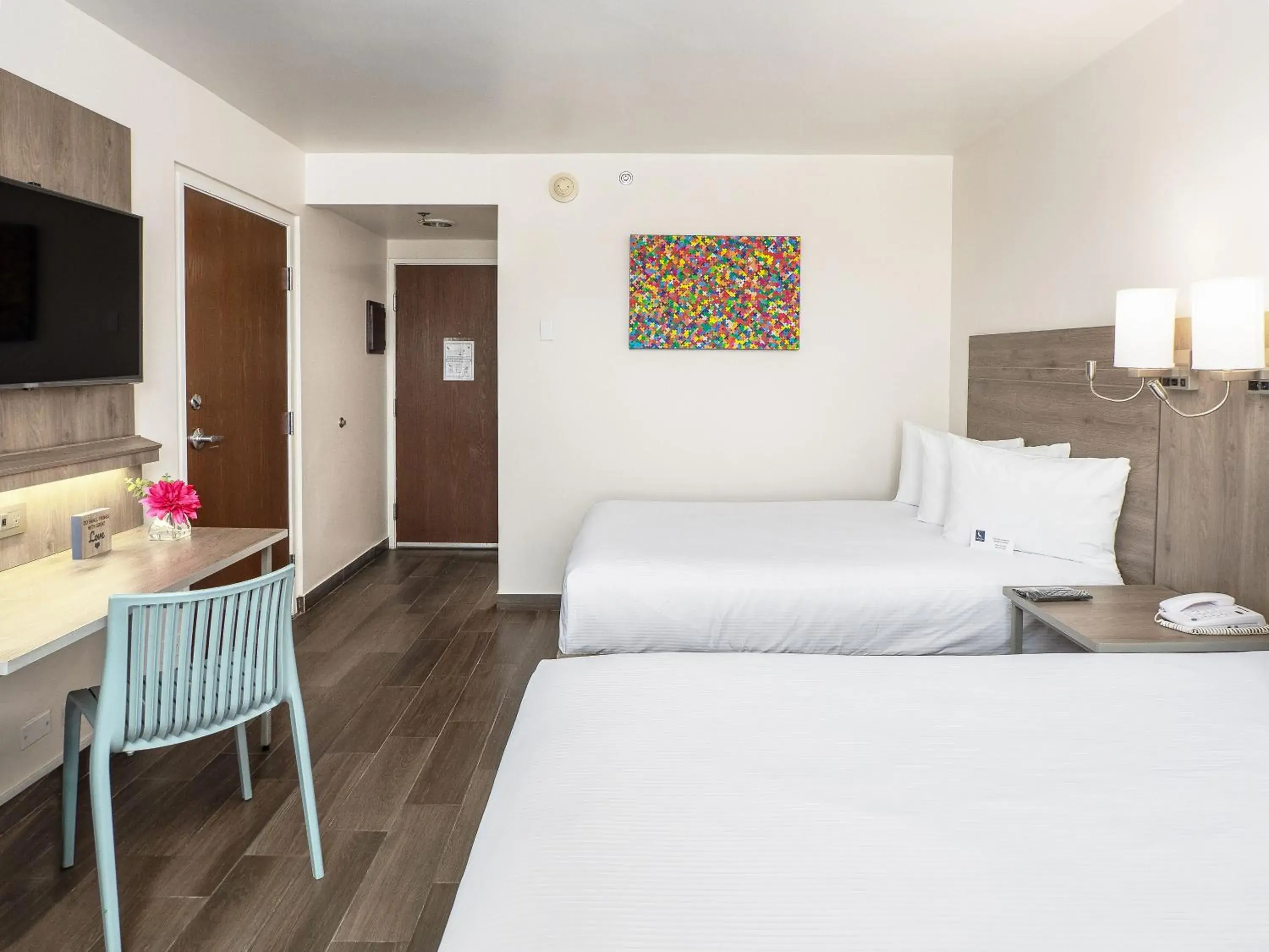 Bed in Hotel Mesaluna Near American Consulate Bed in Hotel Mesaluna Near American Consulate