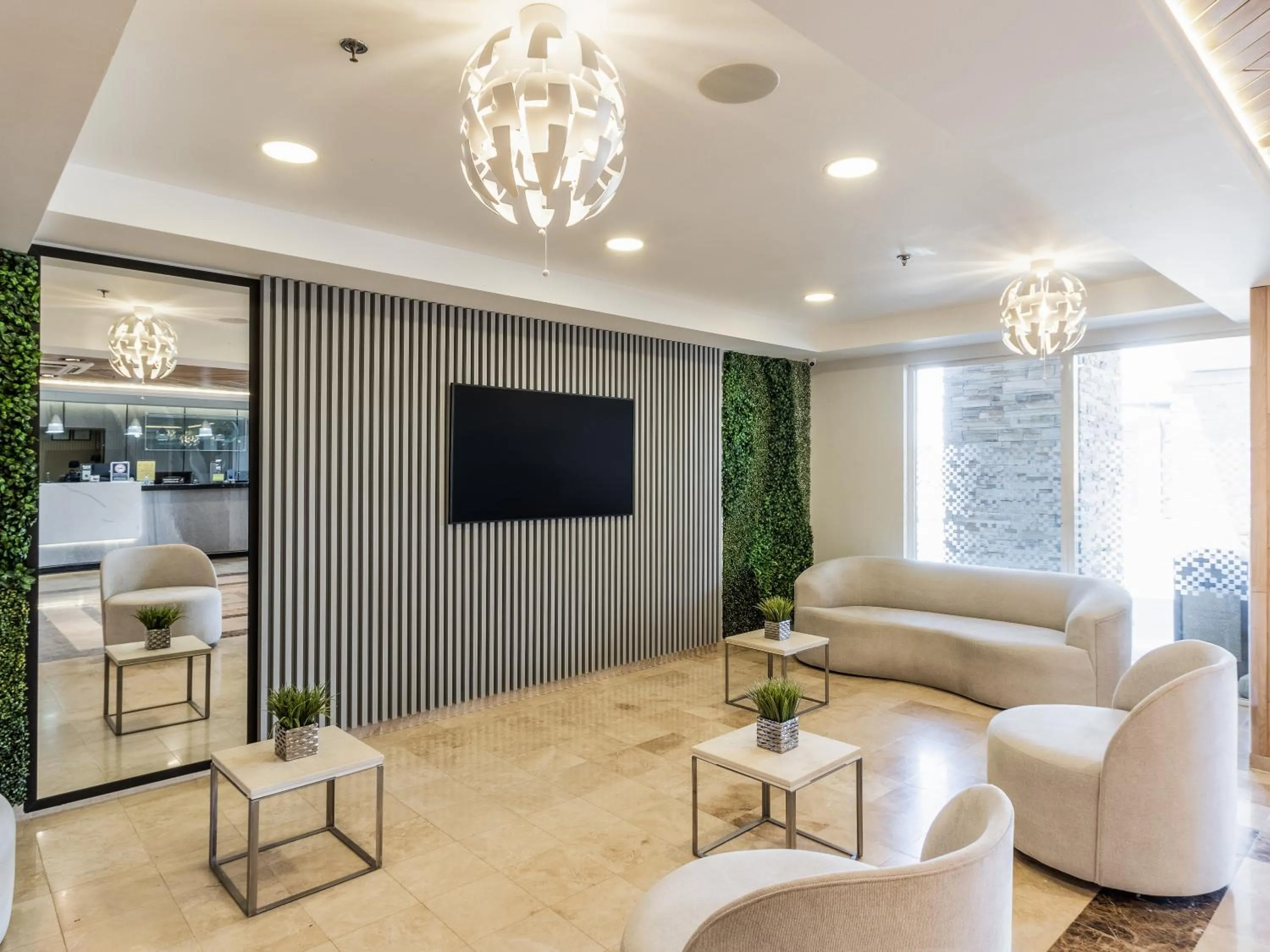 Lobby or reception in Hotel Mesaluna Near American Consulate