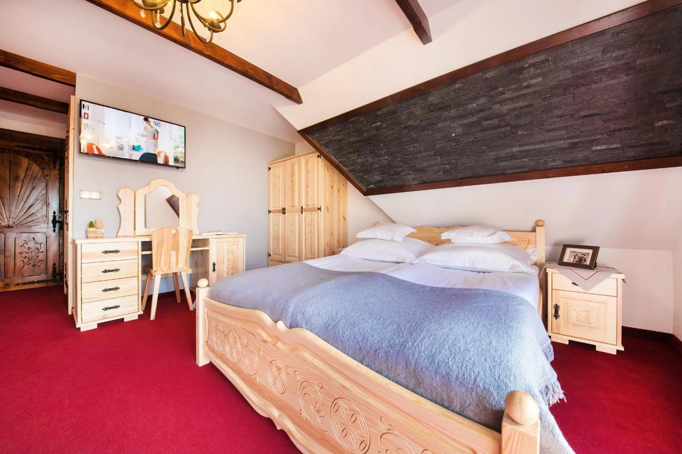 TV and multimedia, Bed in ECO Willa Grand Karpatia Ski&Wellness