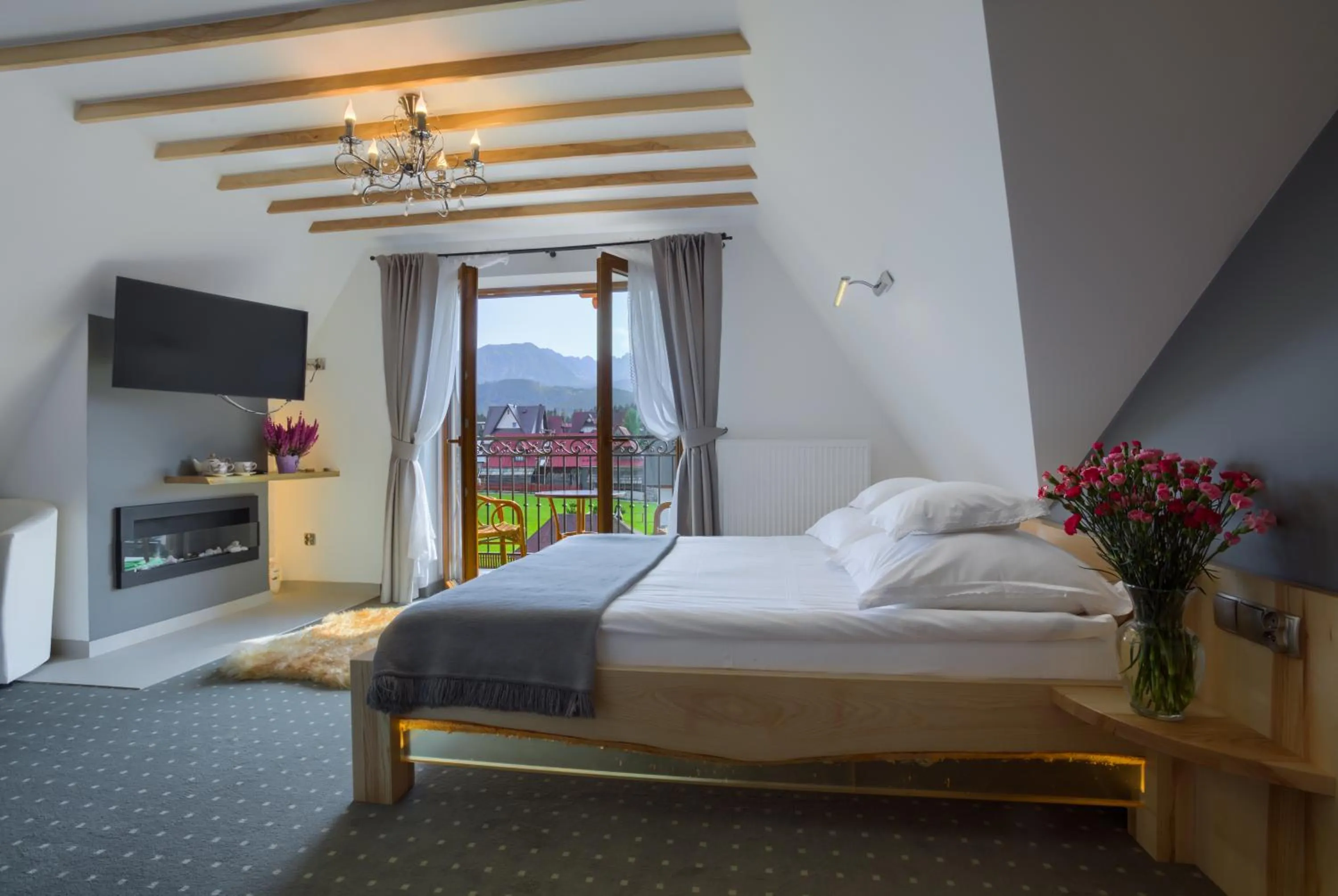 Bathroom, Bed in ECO Willa Grand Karpatia Ski&Wellness