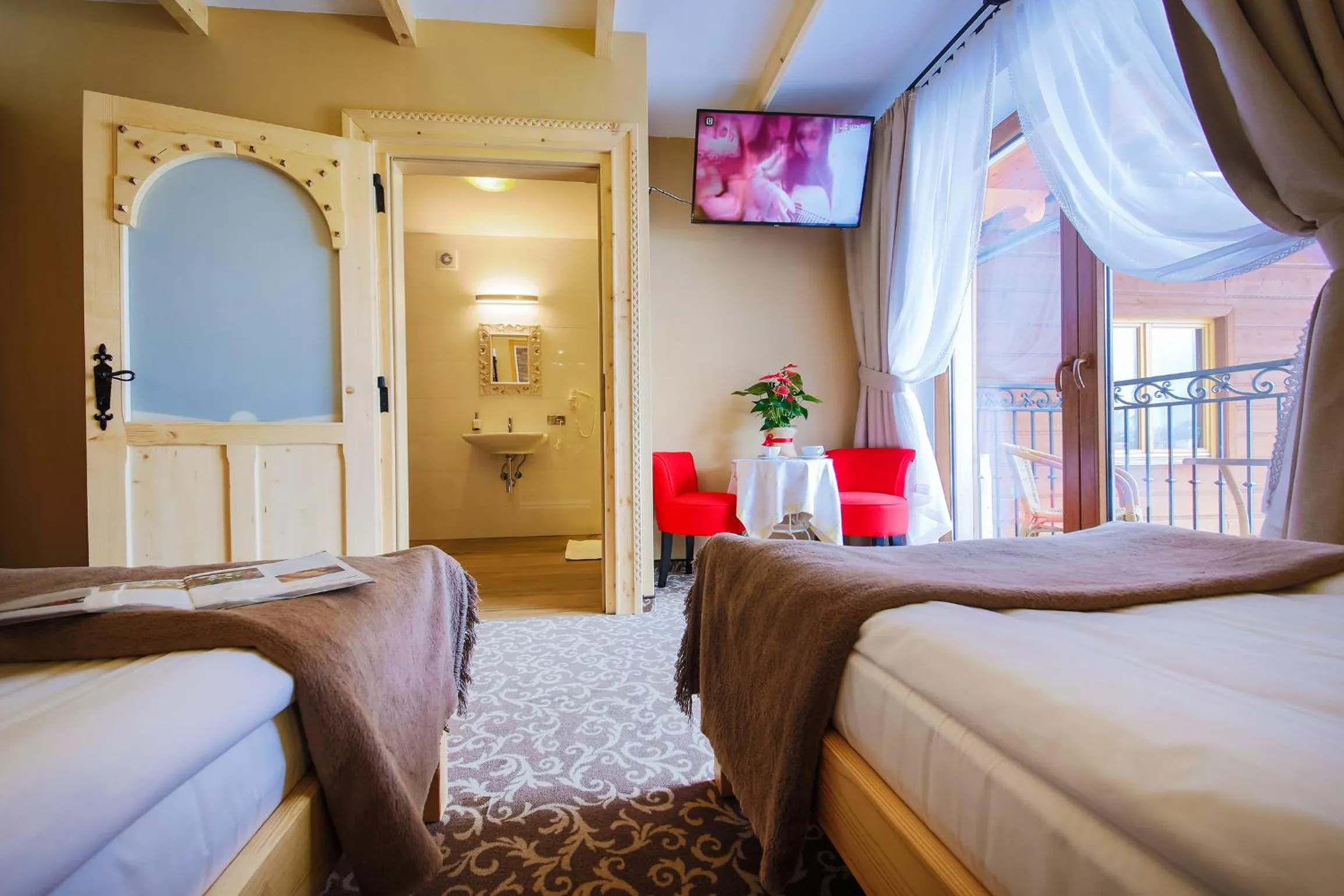 TV and multimedia, Bed in ECO Willa Grand Karpatia Ski&Wellness