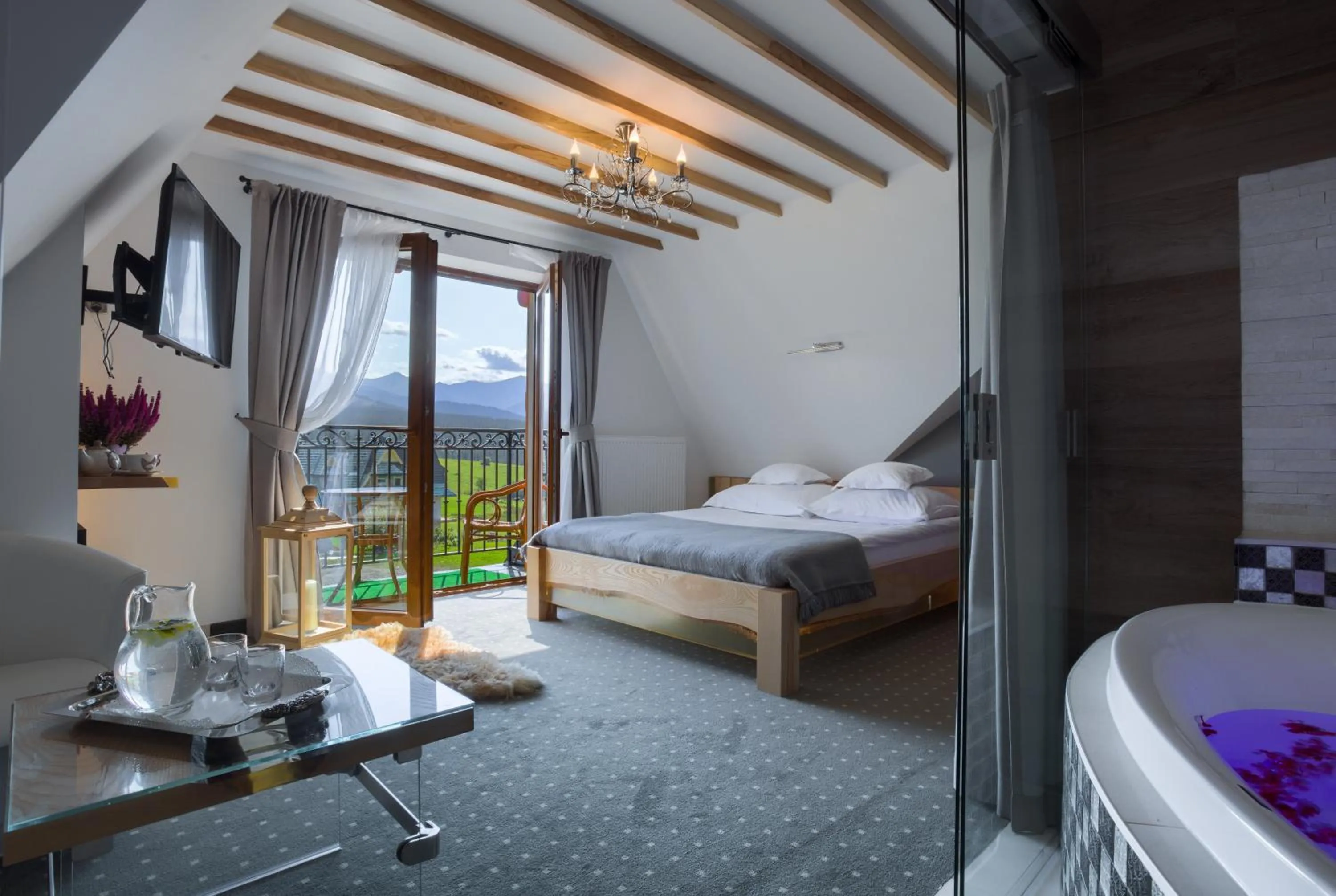 Bathroom, Bed in ECO Willa Grand Karpatia Ski&Wellness