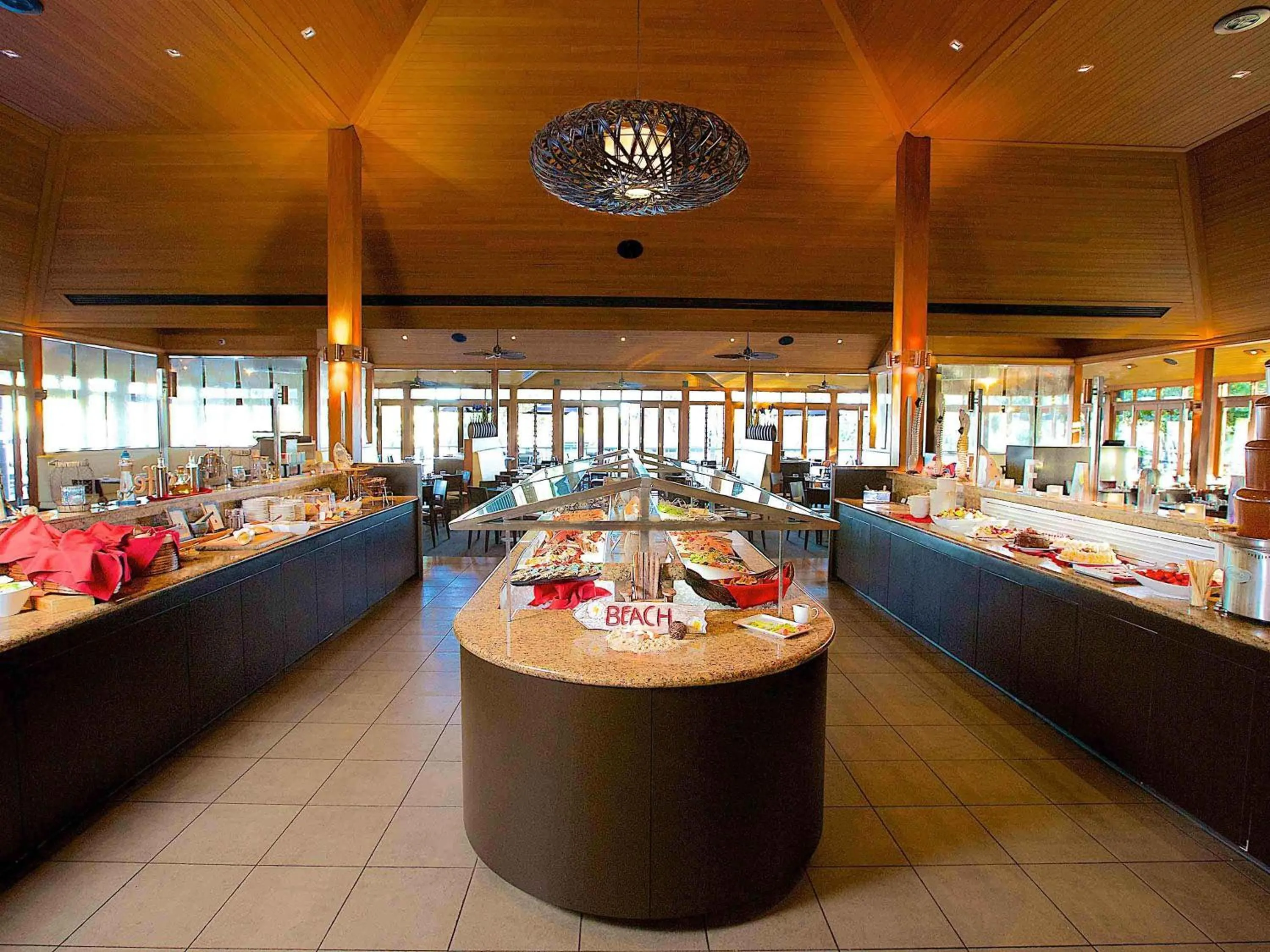 Restaurant/places to eat in Novotel Sunshine Coast Resort