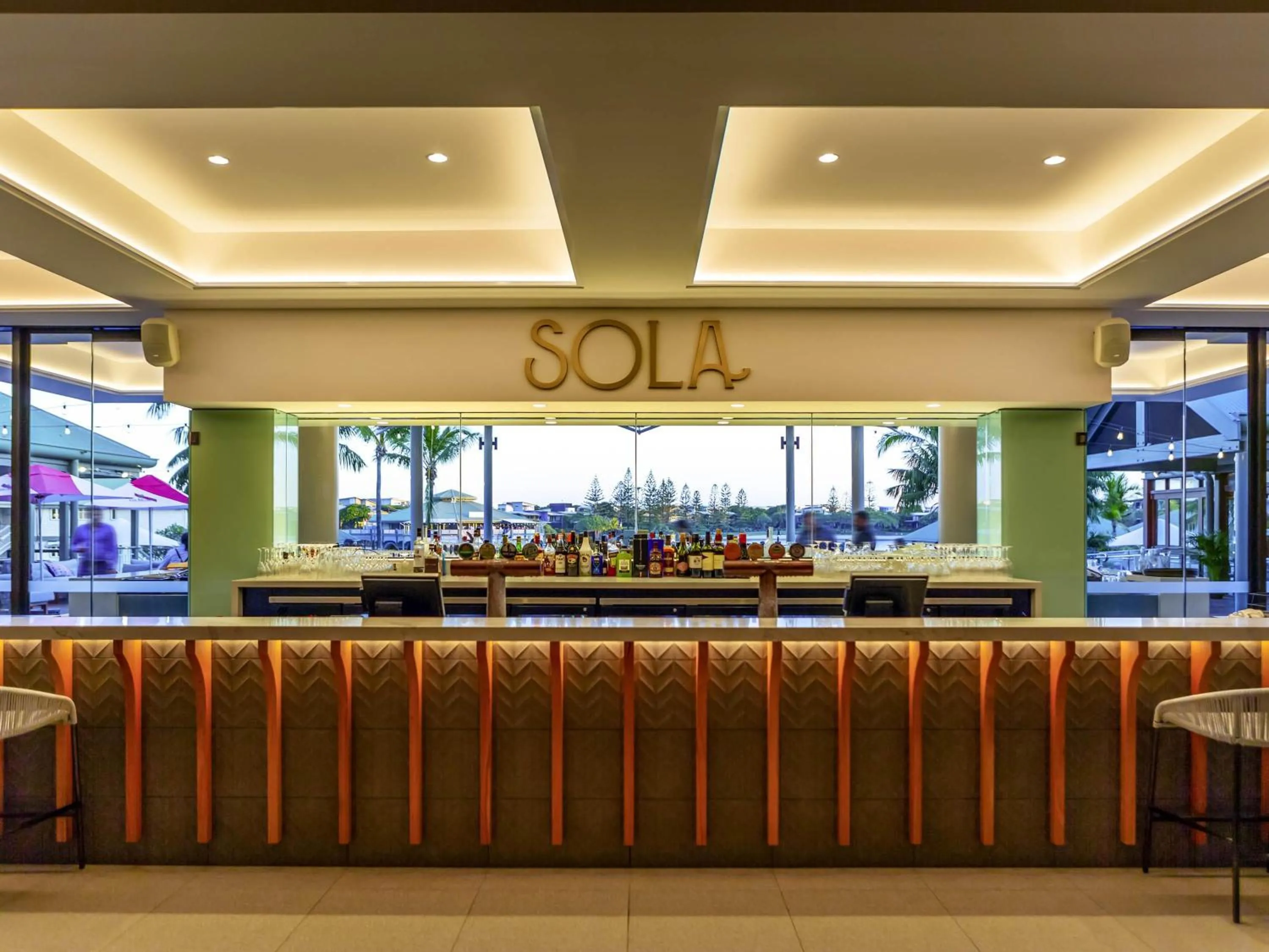 Restaurant/places to eat in Novotel Sunshine Coast Resort