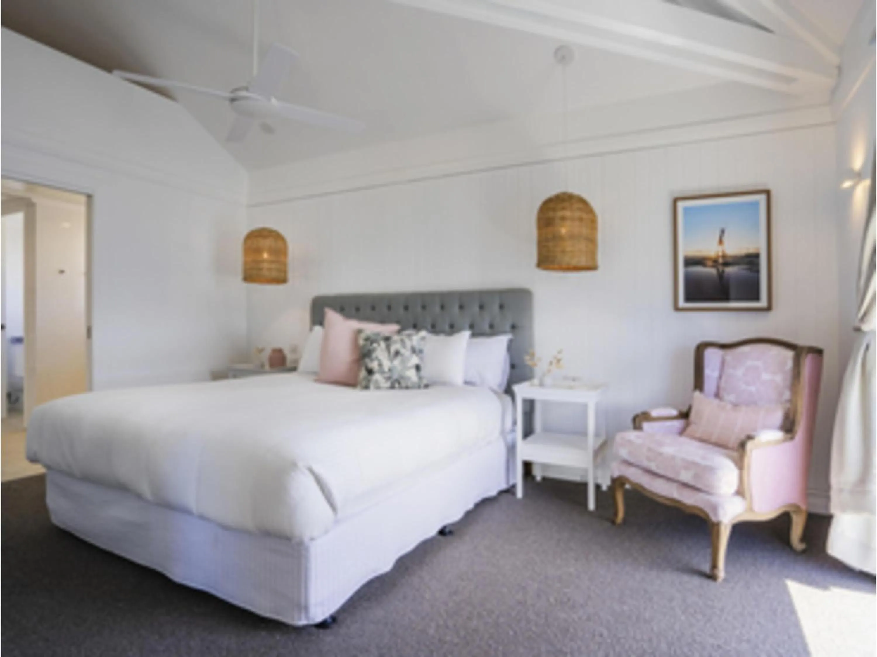 Bedroom, Bed in Novotel Sunshine Coast Resort