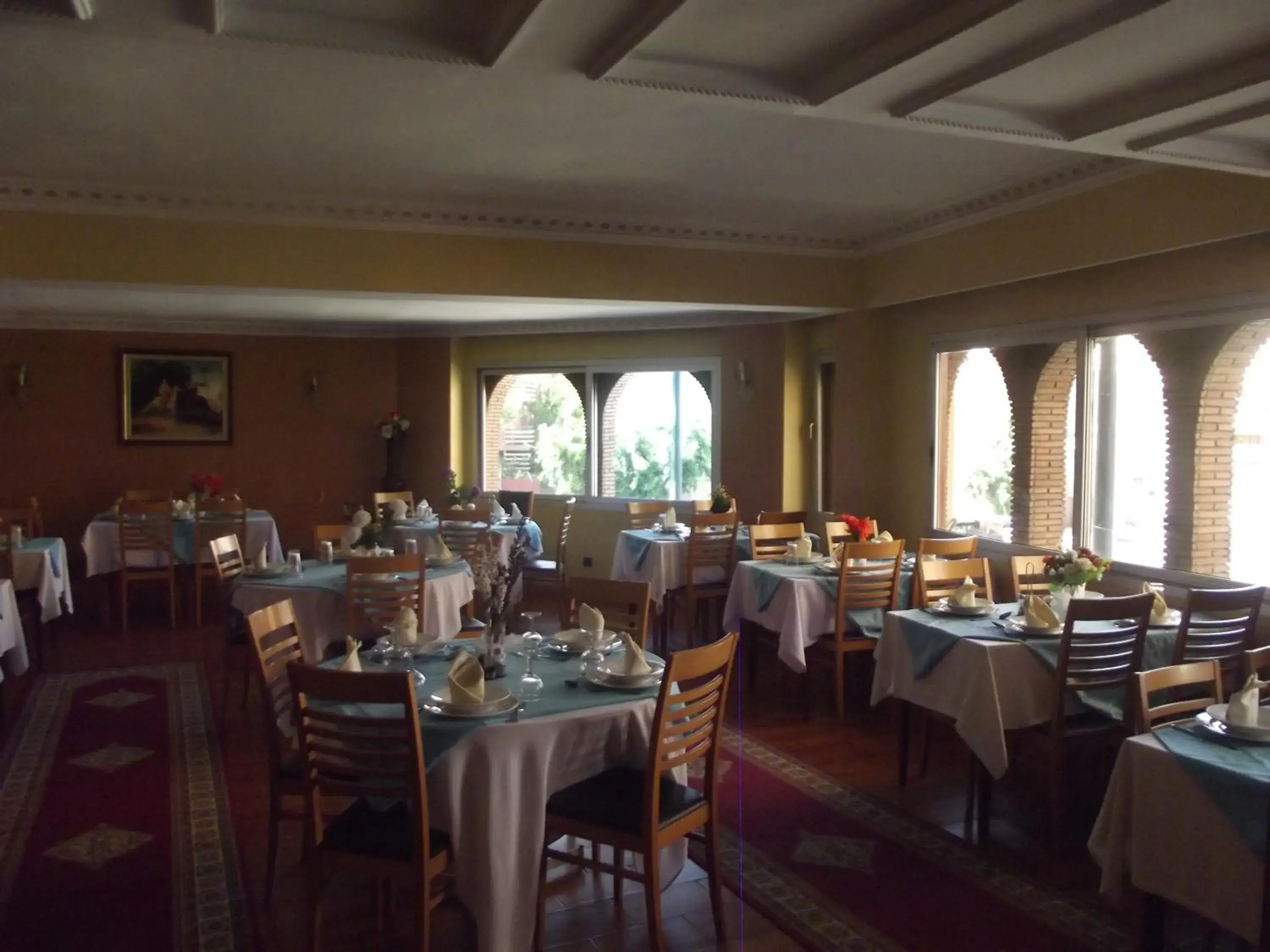 Restaurant/places to eat in Hotel Al Kabir Restaurant/places to eat in Hotel Al Kabir