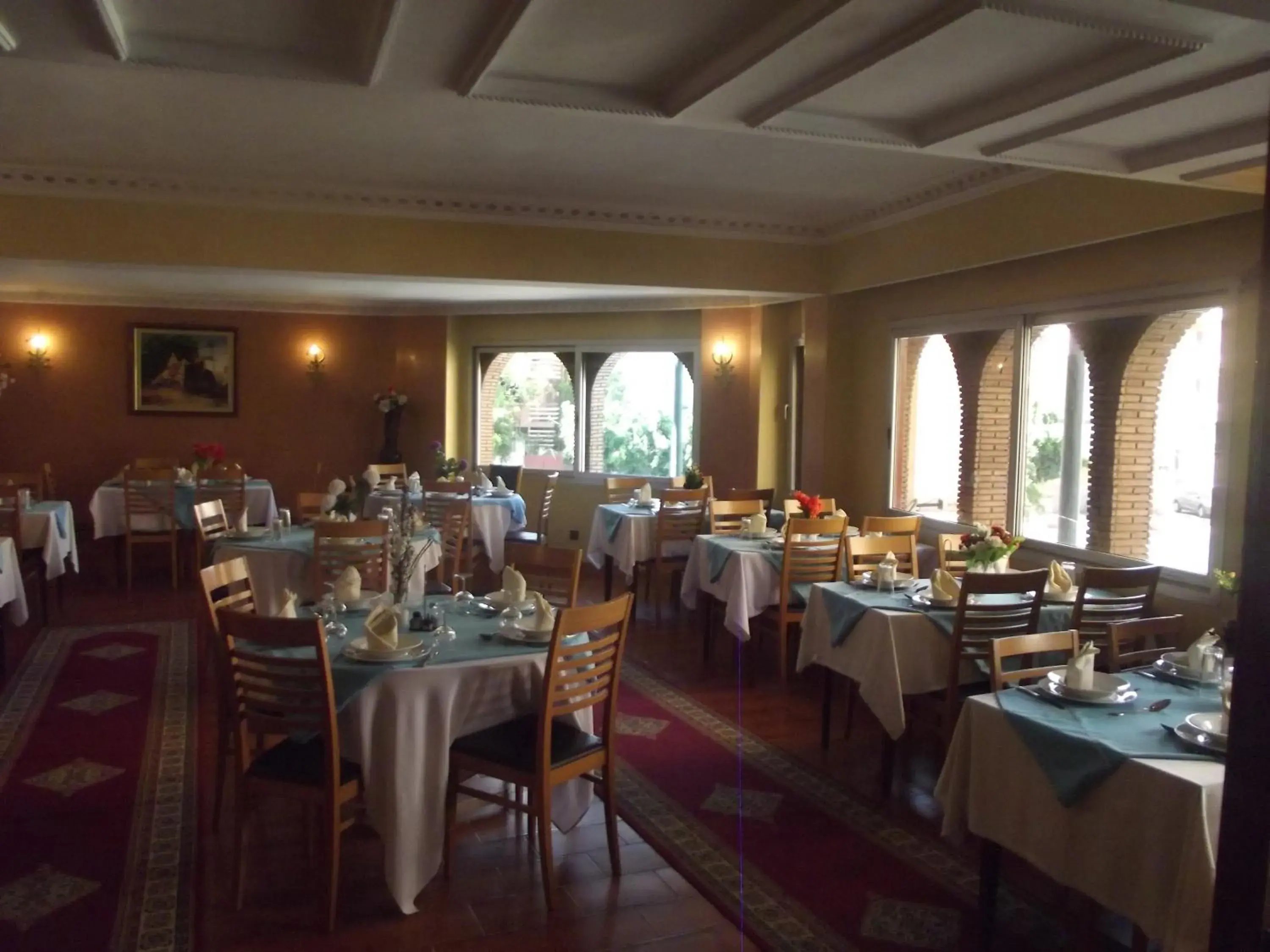 Restaurant/places to eat in Hotel Al Kabir Restaurant/places to eat in Hotel Al Kabir