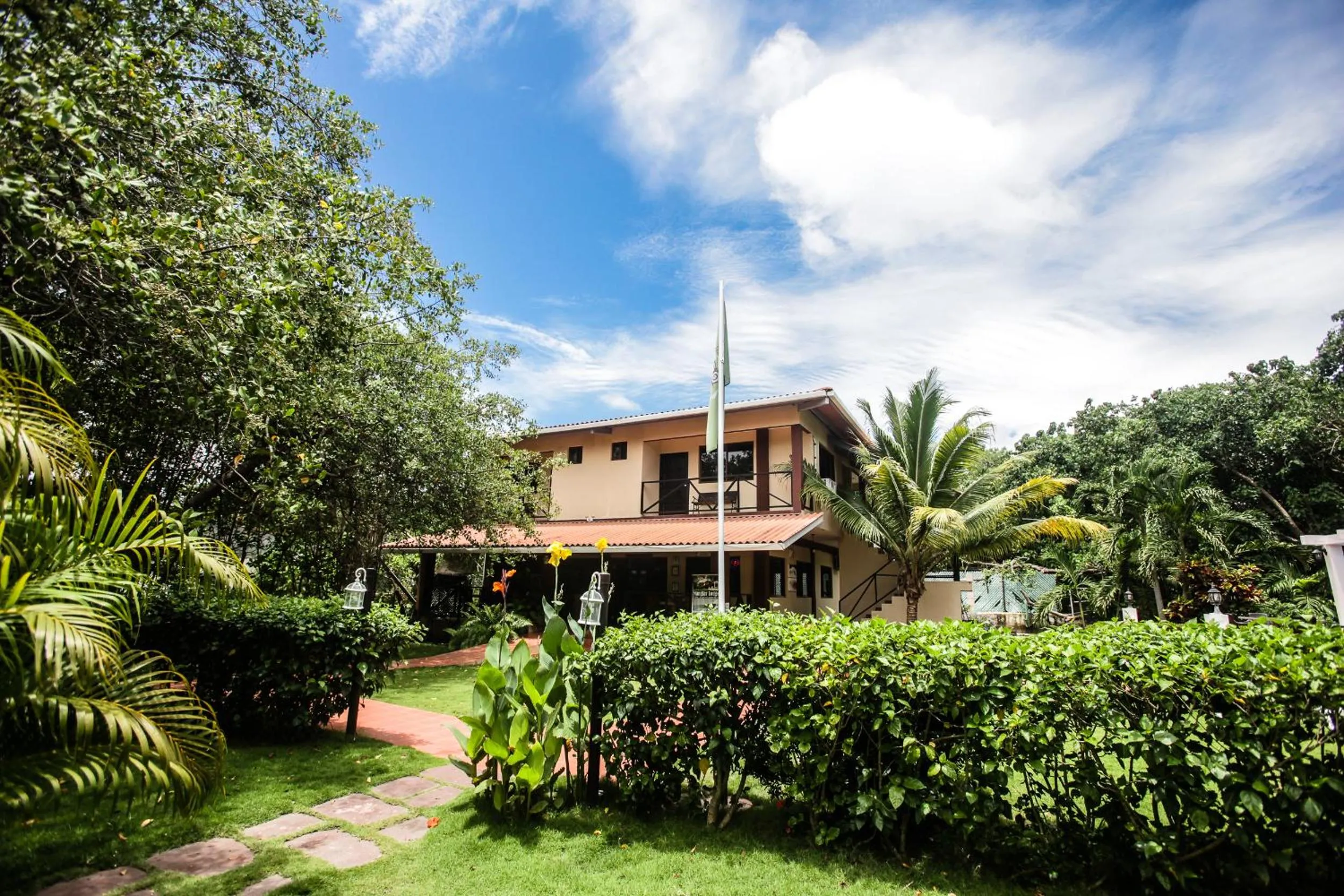 Property building in Manglar Lodge