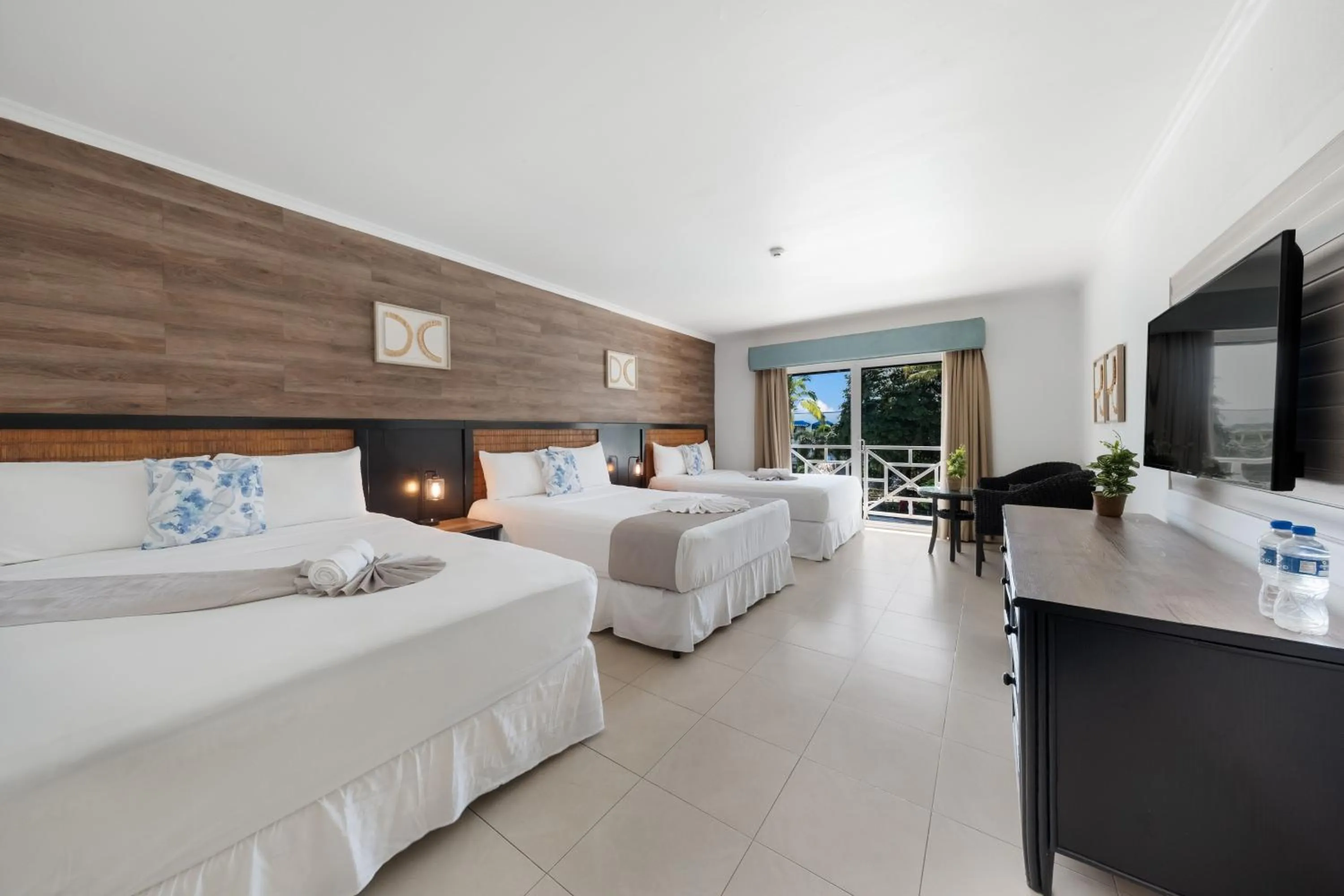 Photo of the whole room, Bed in Playa Blanca Beach Resort - All Inclusive