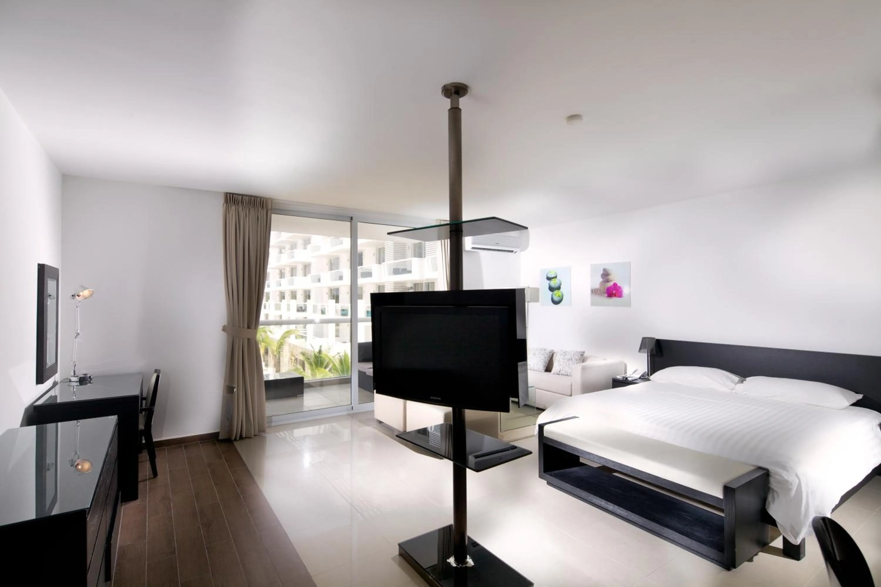 Bed in Playa Blanca Beach Resort - All Inclusive