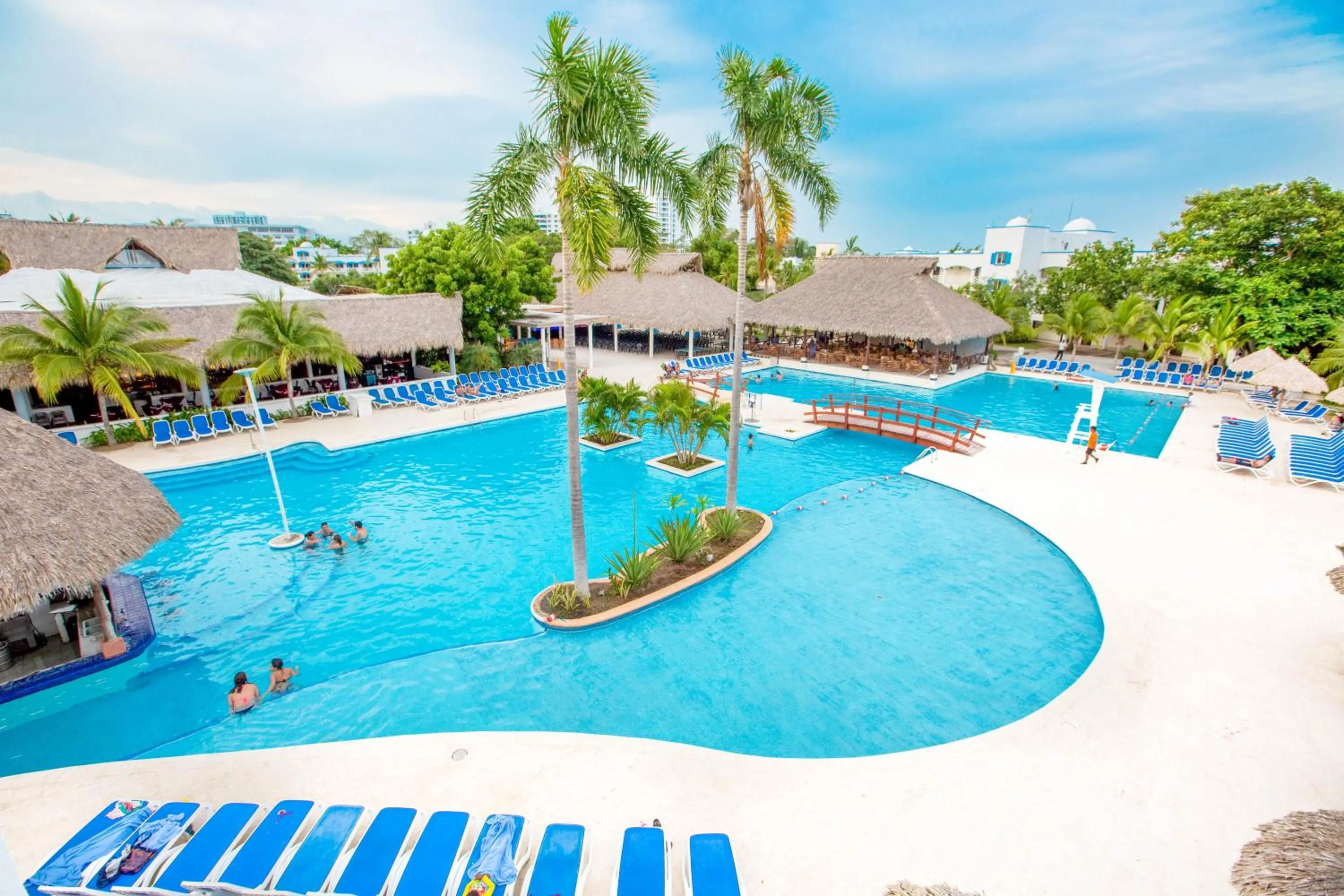 Swimming pool in Playa Blanca Beach Resort - All Inclusive
