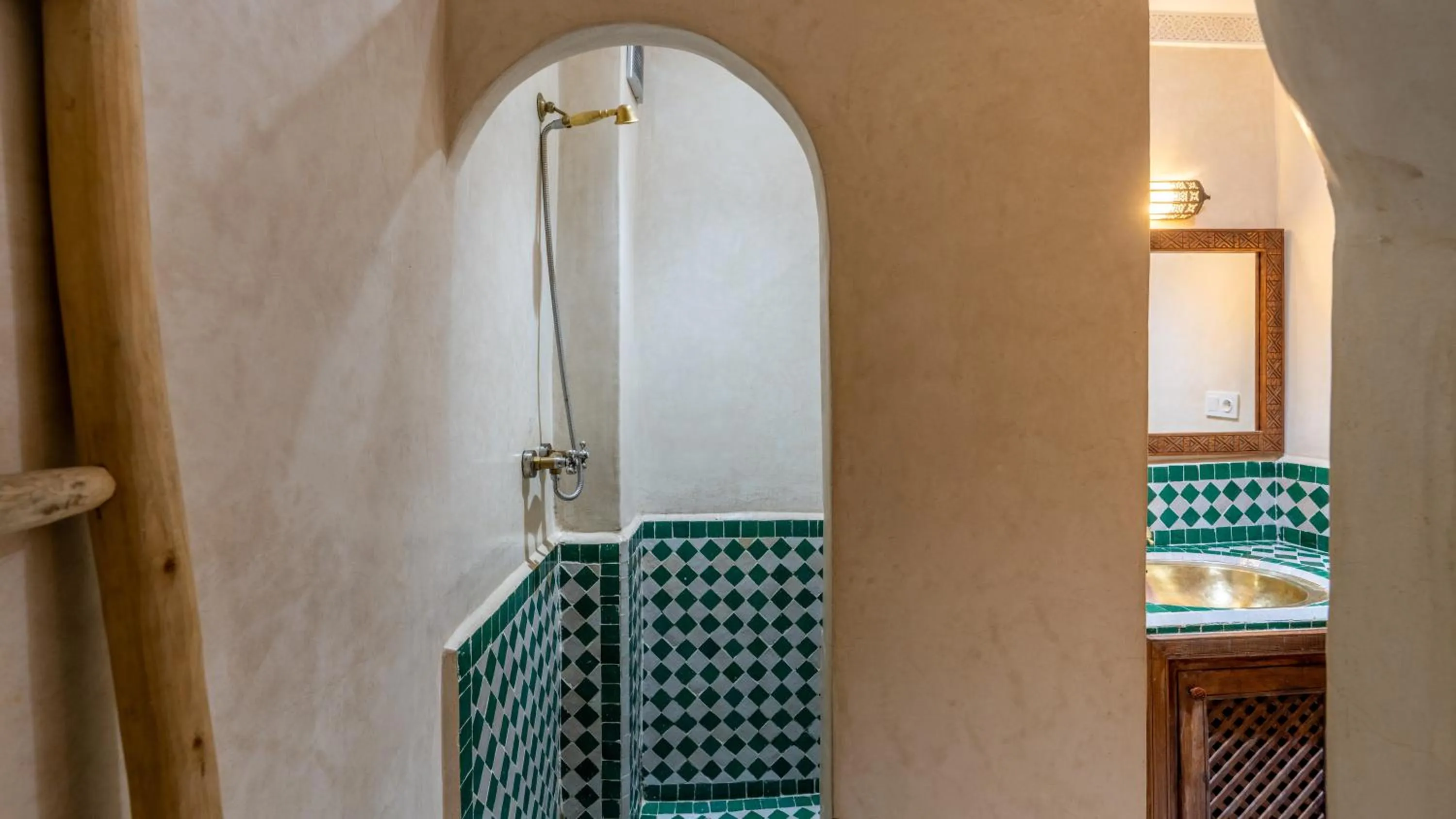 Shower in Riad Abaka hotel & boutique