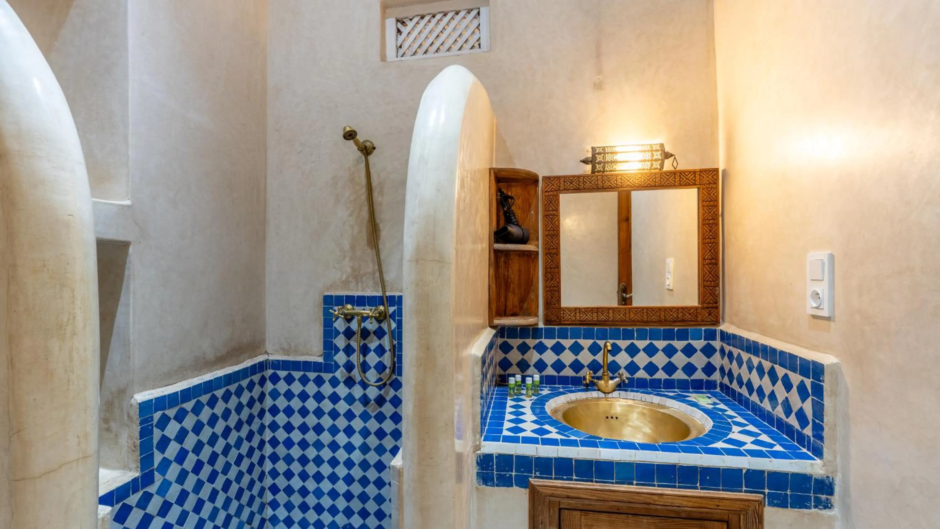 Shower in Riad Abaka hotel & boutique