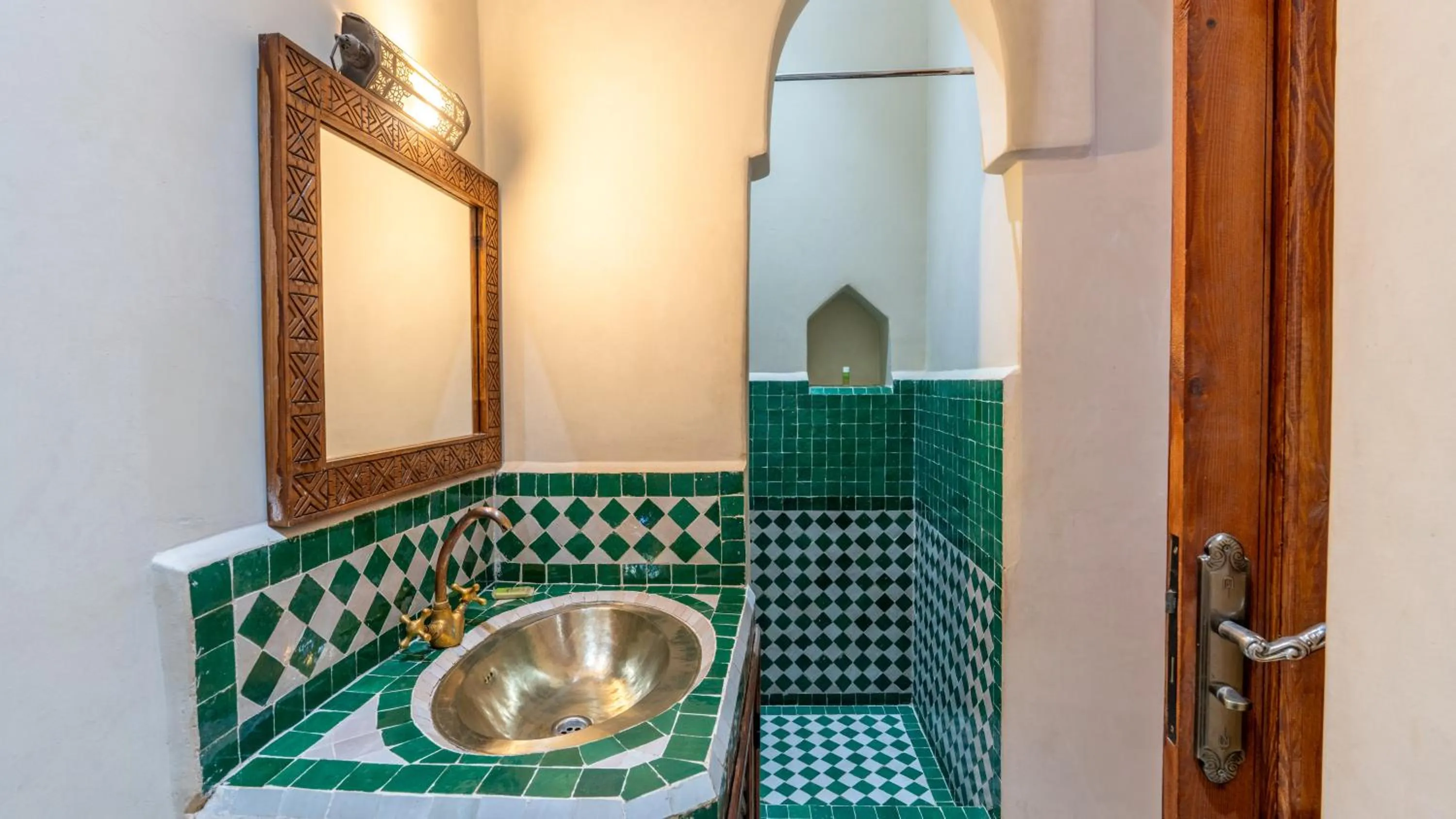 Shower in Riad Abaka hotel & boutique