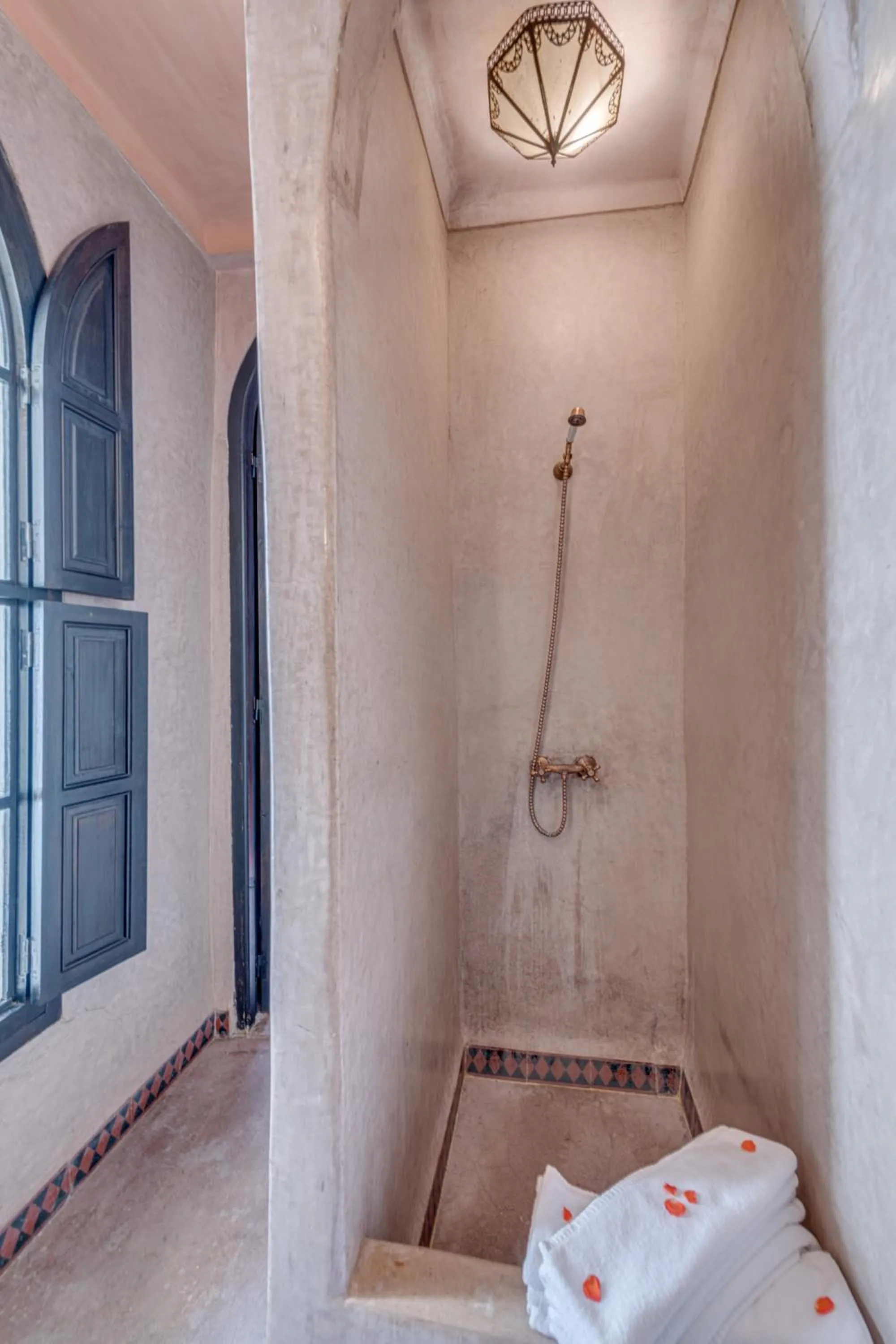 Bathroom, Bed in Dar Darma