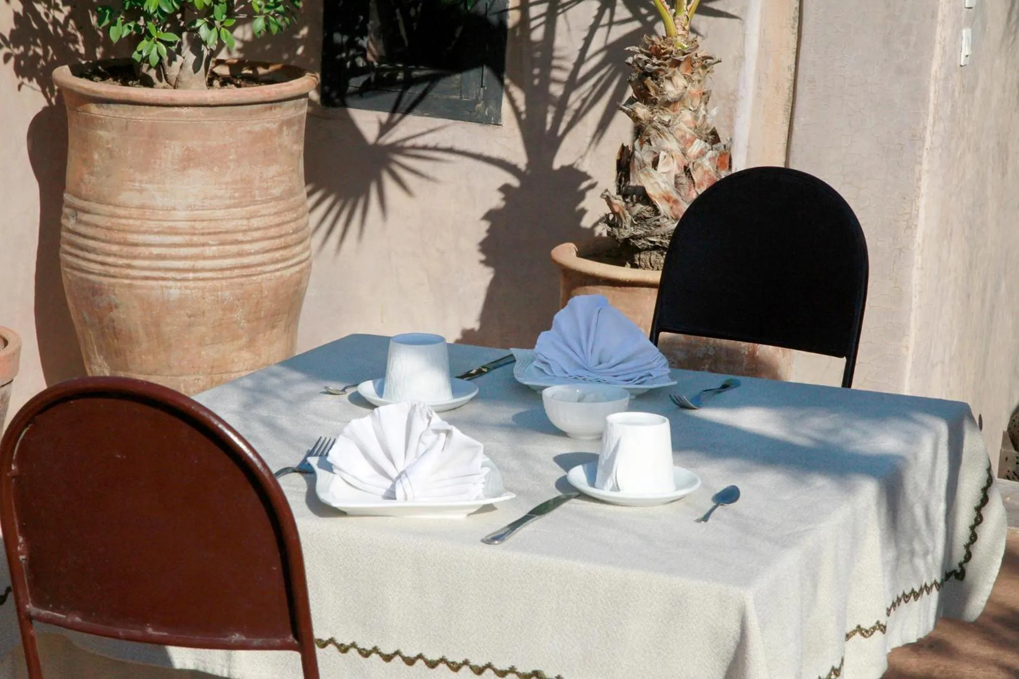 Restaurant/places to eat in Dar Darma