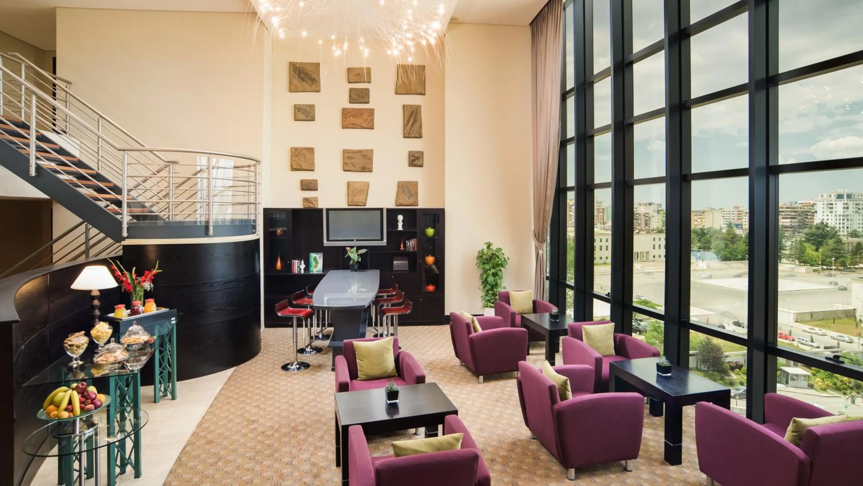 Communal lounge/ TV room in Mak Albania Hotel